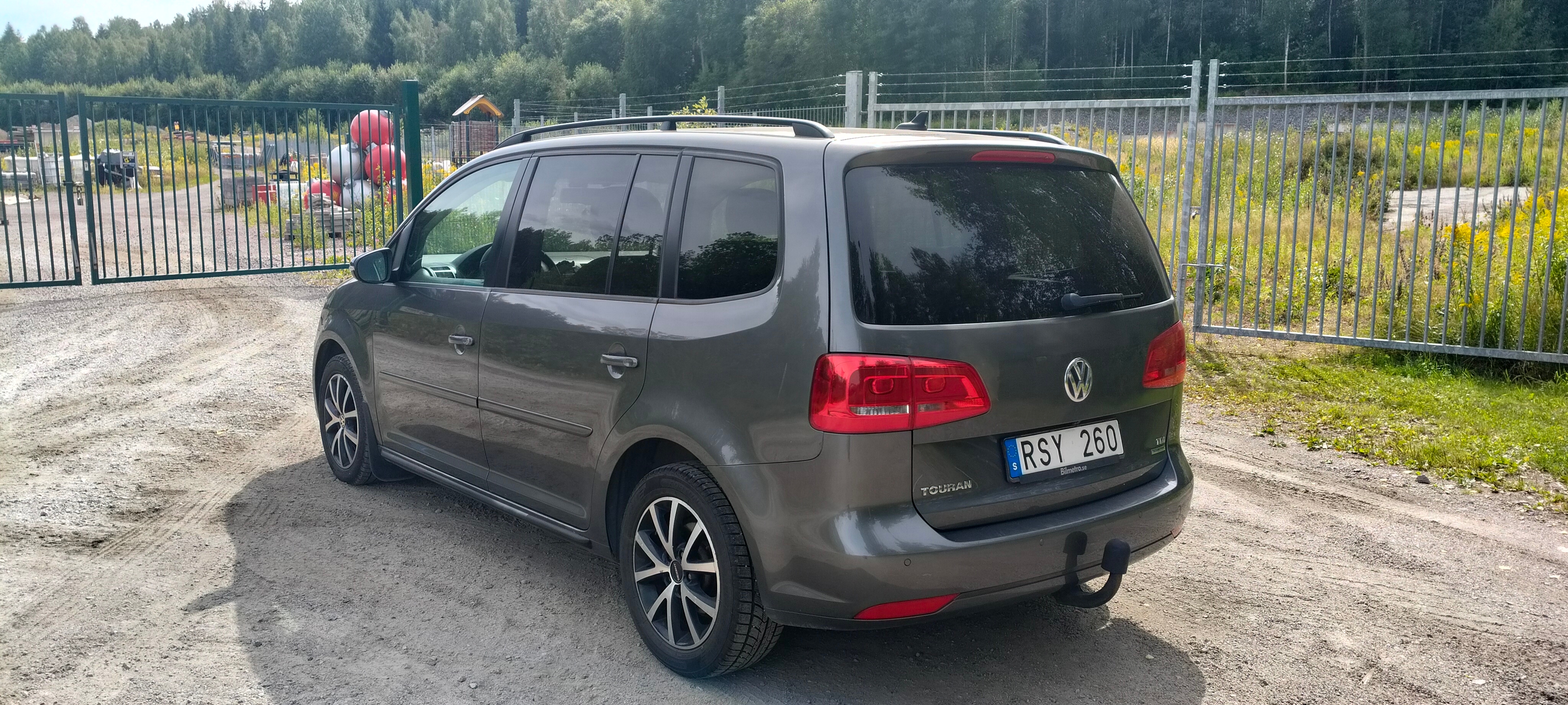 Volkswagen Touran 2014, kuva 4/6