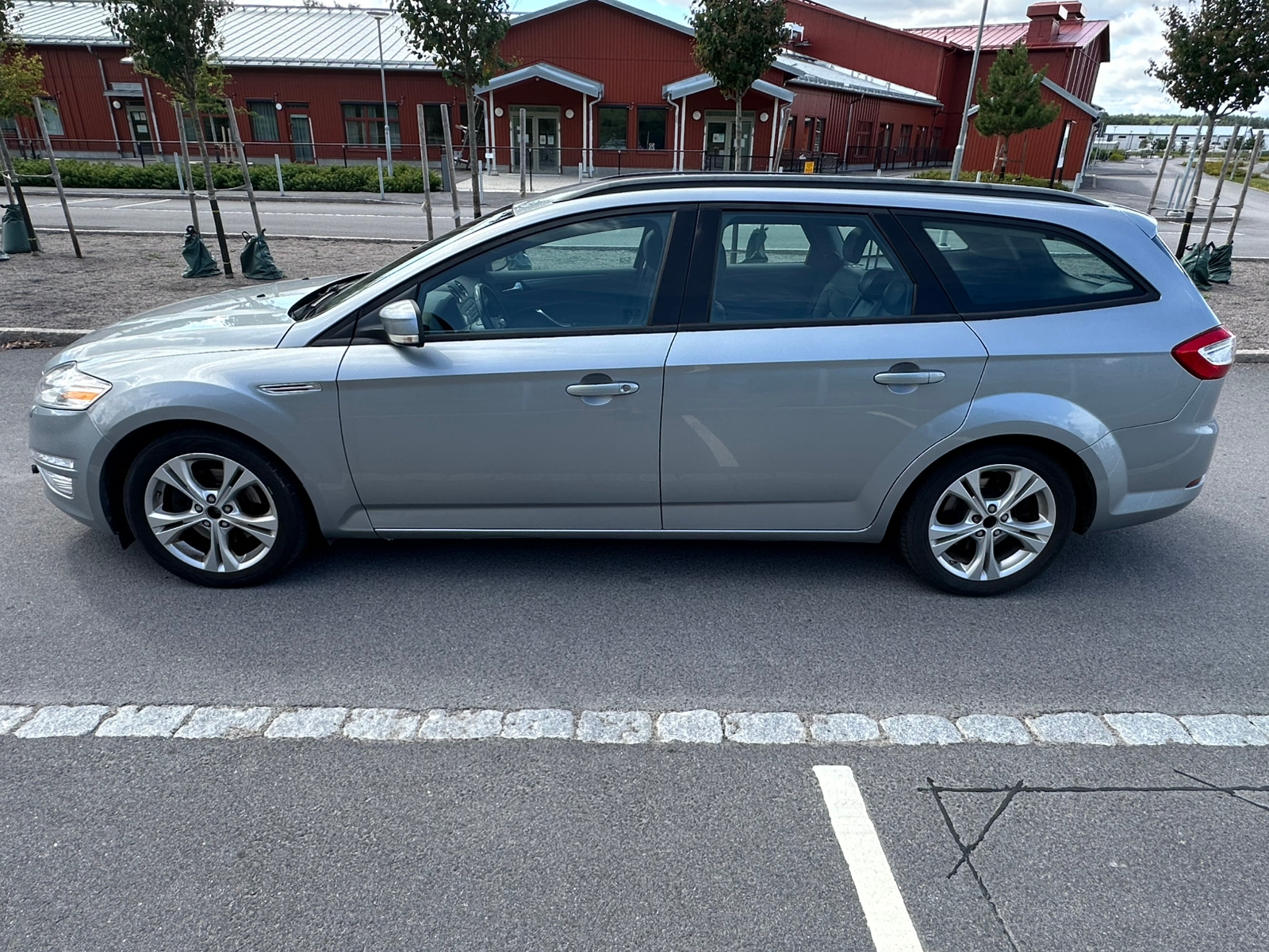 Ford Mondeo Kombi 1.6 TDCi Manuell 2015, bild 4/9