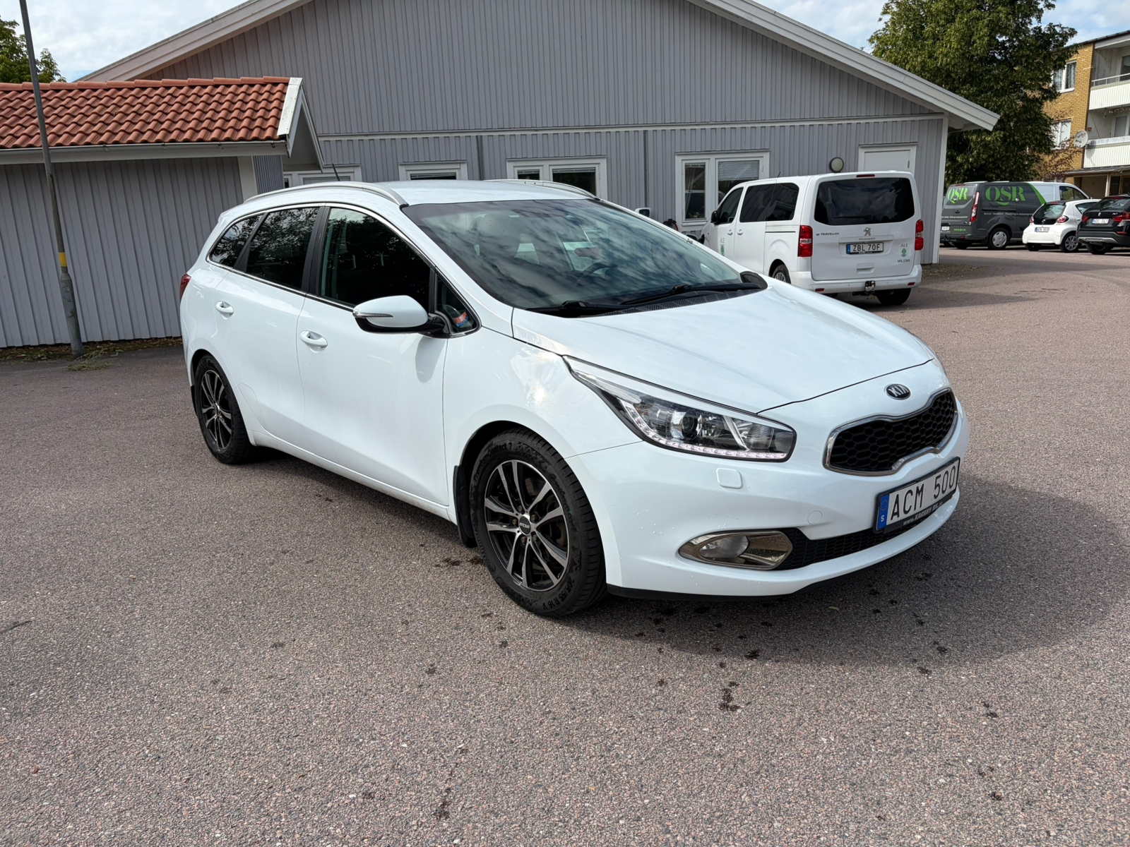 Kia Ceed _sw 1.6 CRDi Manuell 2013, photo 2/7