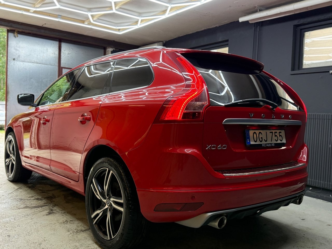 Volvo XC60 2017, photo 3/29