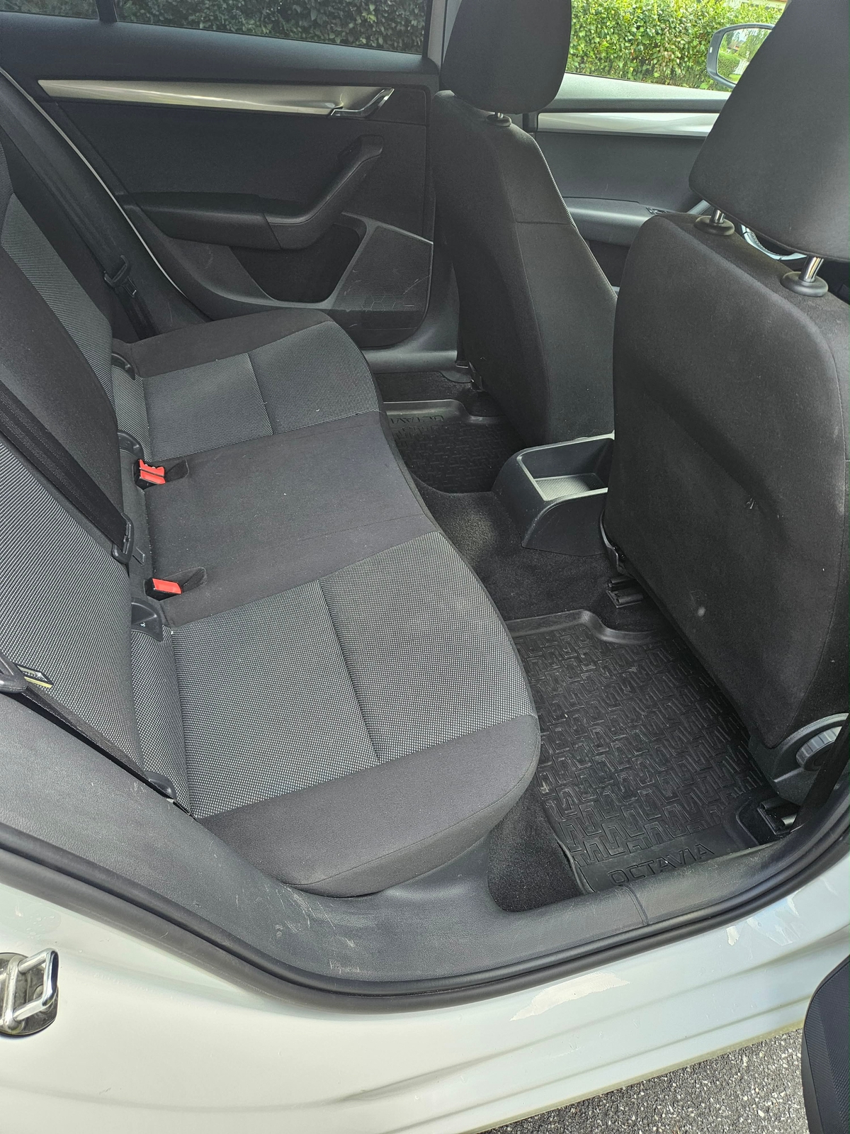 Skoda Octavia Kombi 1.6 TDI 4x4 Manuell 2014, bild 8/8