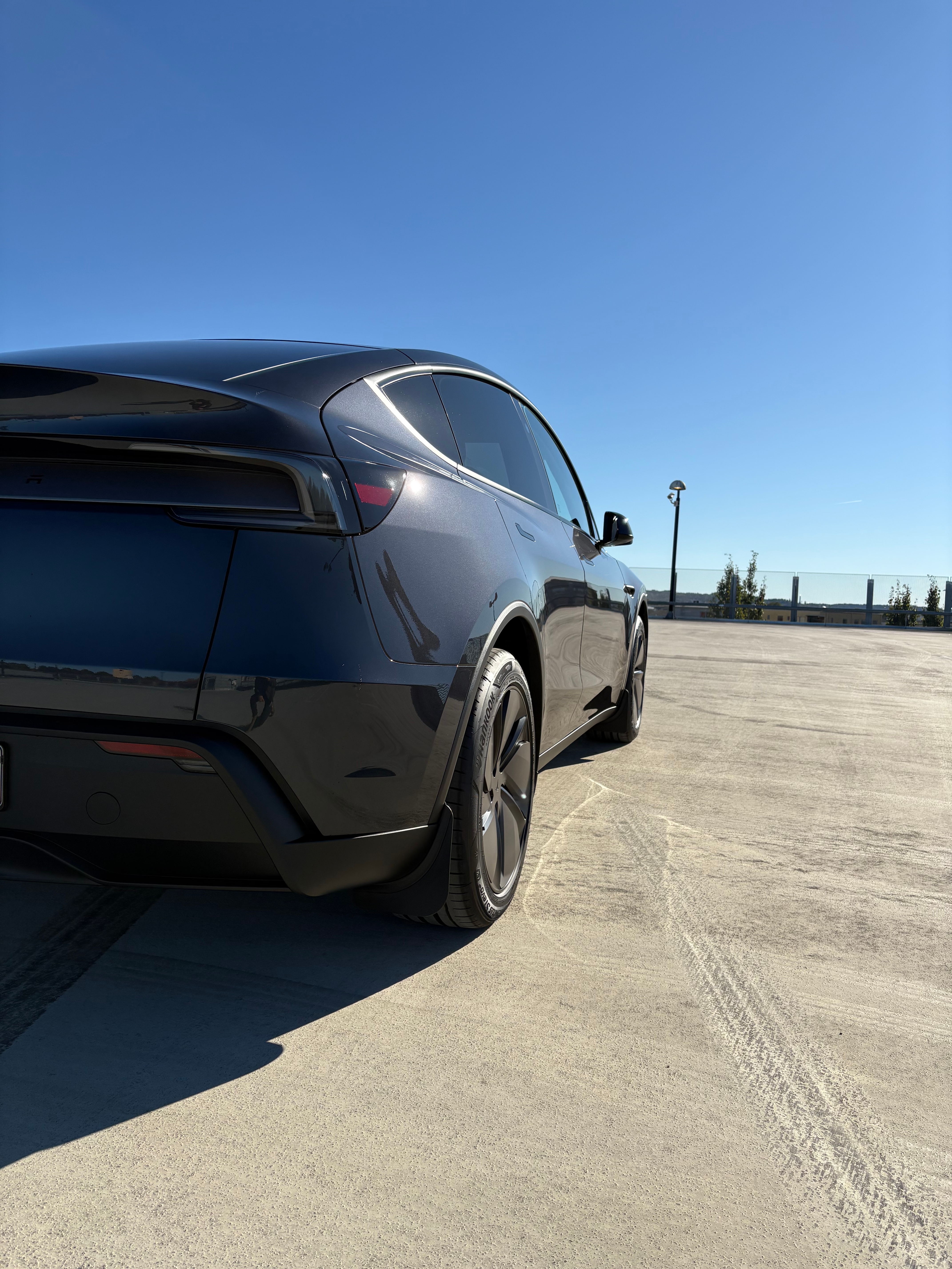 Tesla Model Y 2025, bild 2/4
