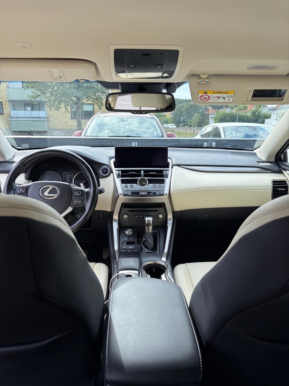 Lexus NX 300h AWD 2.5 AWD E-CVT 2018, bild 7/9