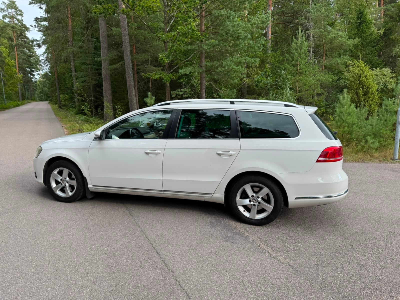 Volkswagen Passat 2011, kuva 6/9