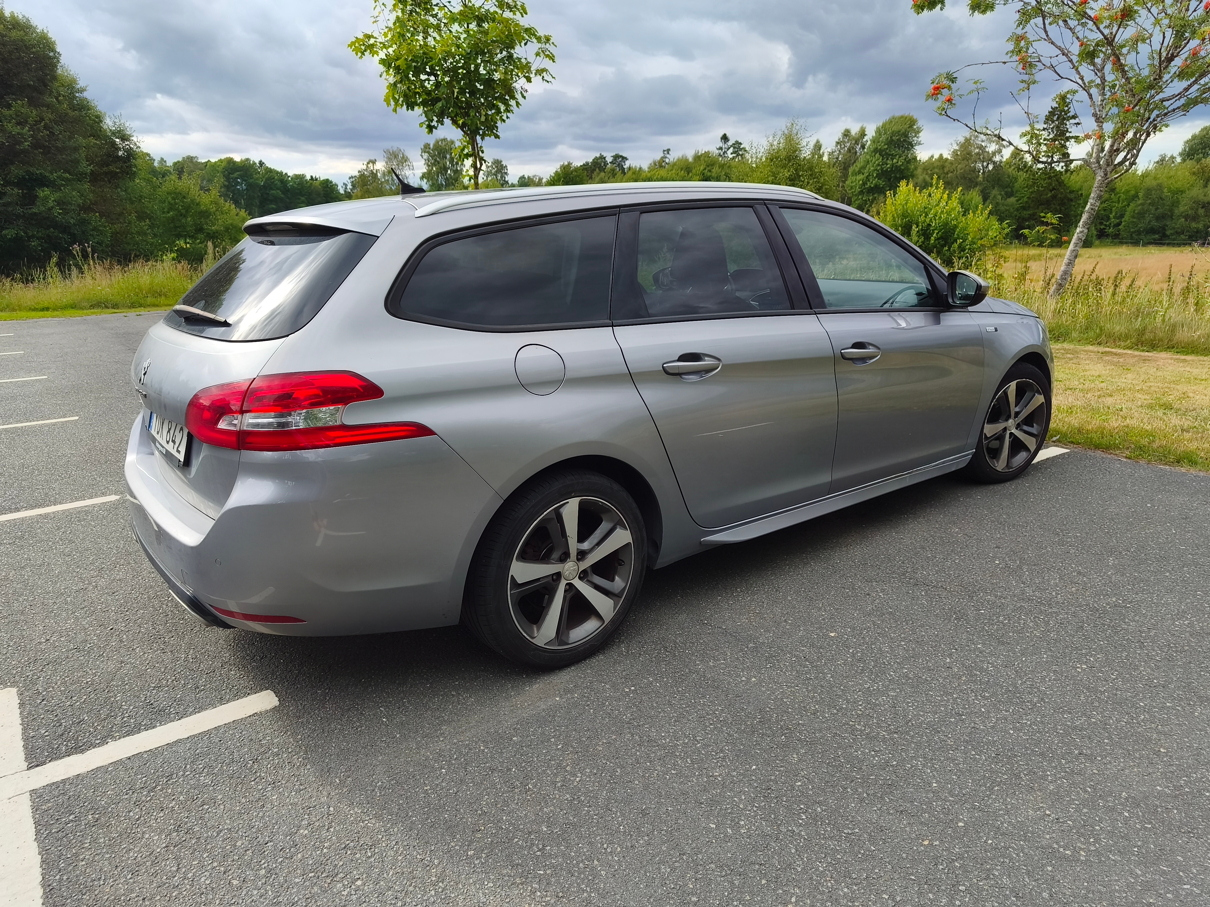 Peugeot 308 SW 1.2 PureTech 110 Manuell 2016, bild 3/6
