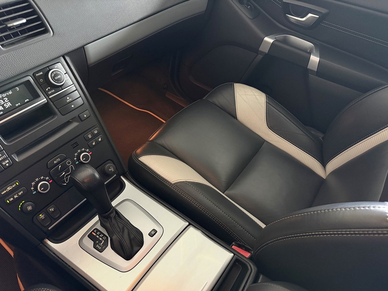Volvo XC90 2014, bild 6/26