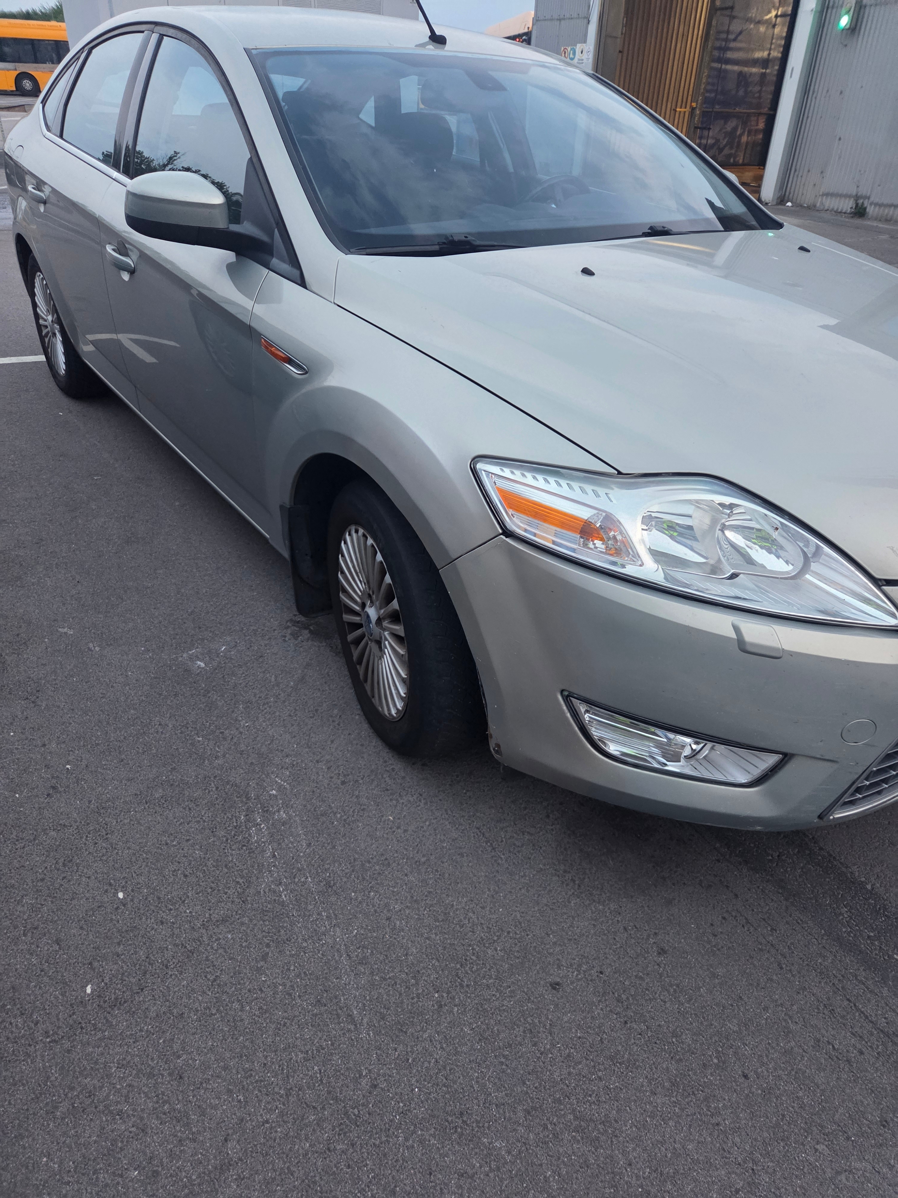Ford Mondeo 2009, bild 4/5