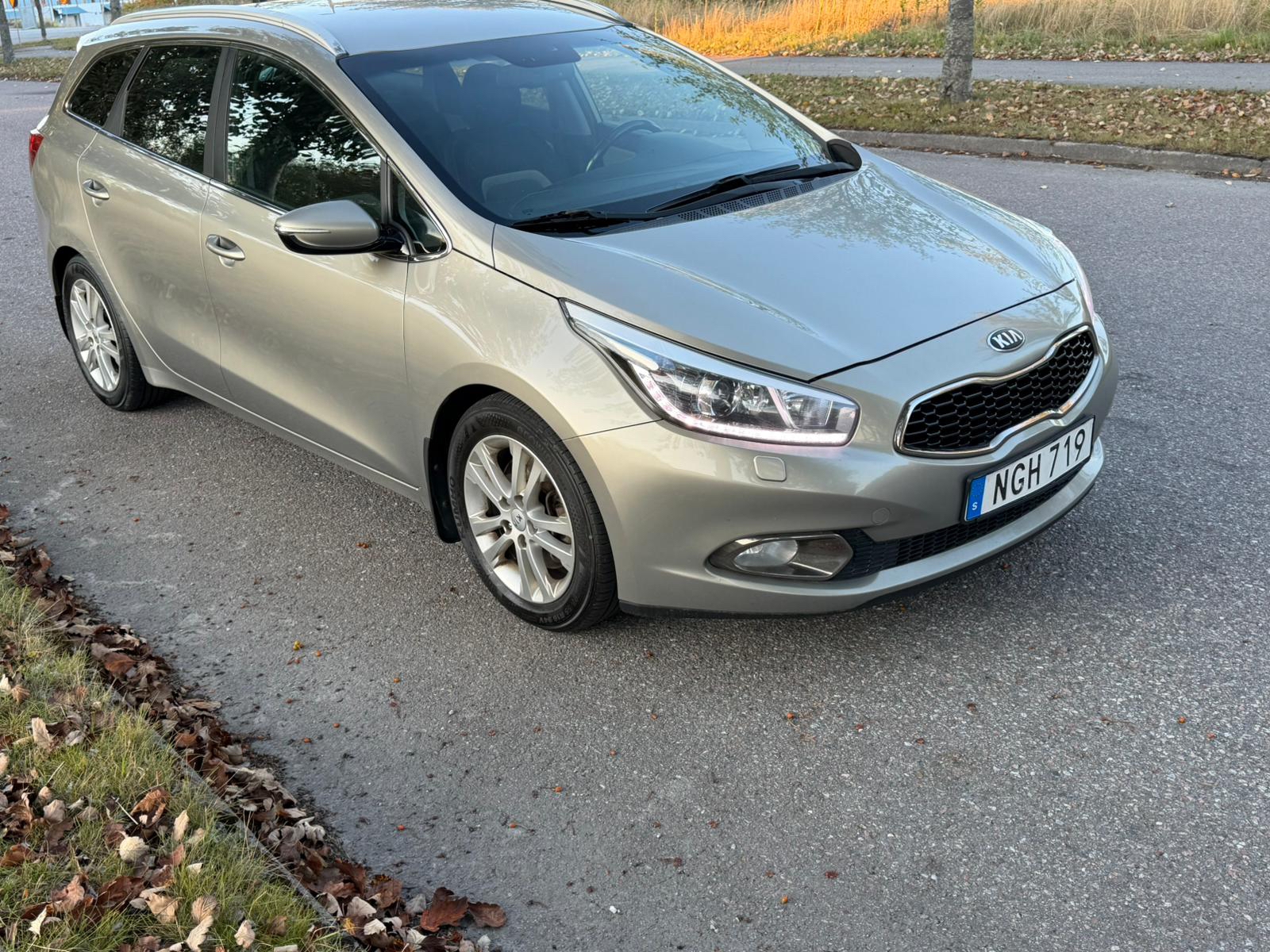 Kia Ceed _sw 1.6 CRDi Nyservad, Besiktad 2013, kuva 5/19