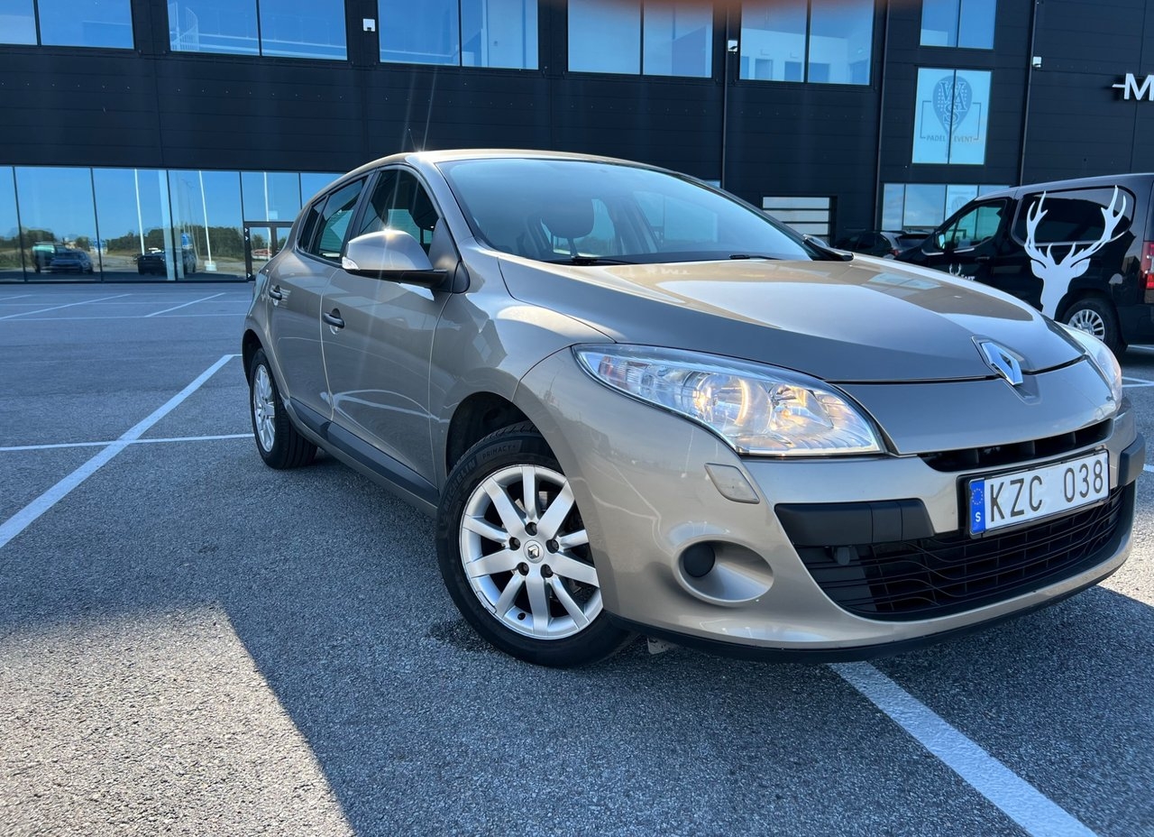 Renault Megane 1.6 E85 Euro 4 2011, kuva 2/10