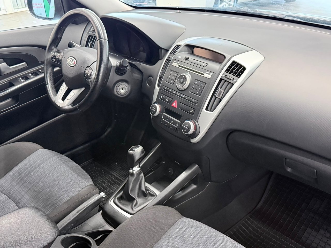 Kia Ceed cee'd_sw 1.6 CRDi ECO Euro 5 2011, bild 5/16