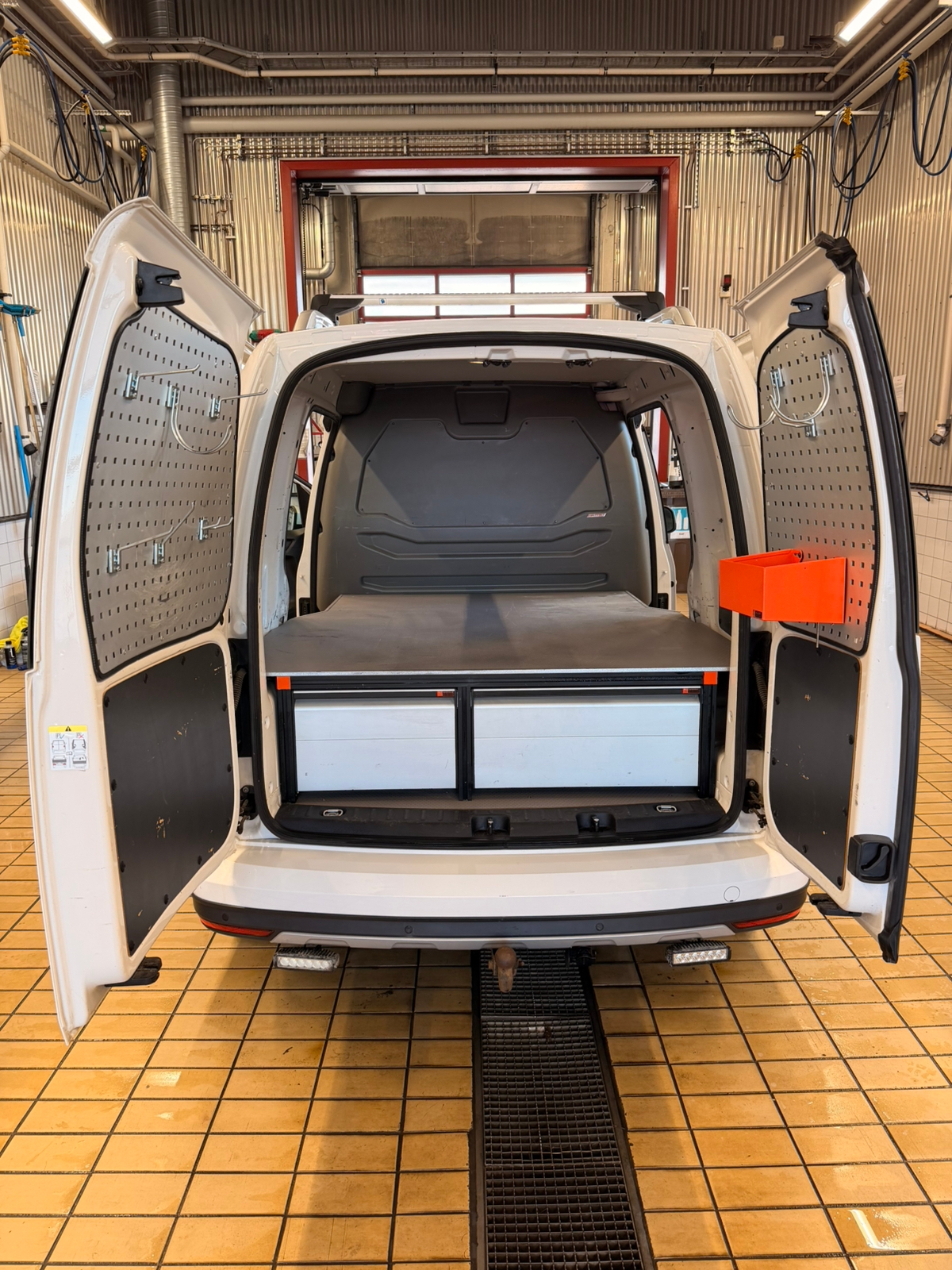 Volkswagen Caddy 2018, bild 6/8
