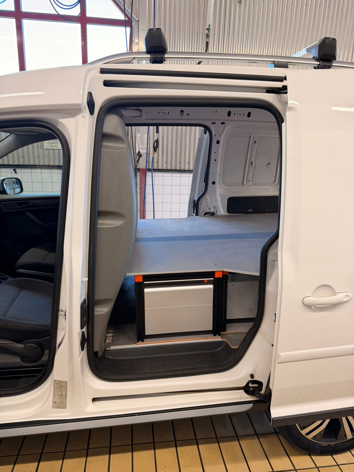 Volkswagen Caddy 2018, bild 8/8