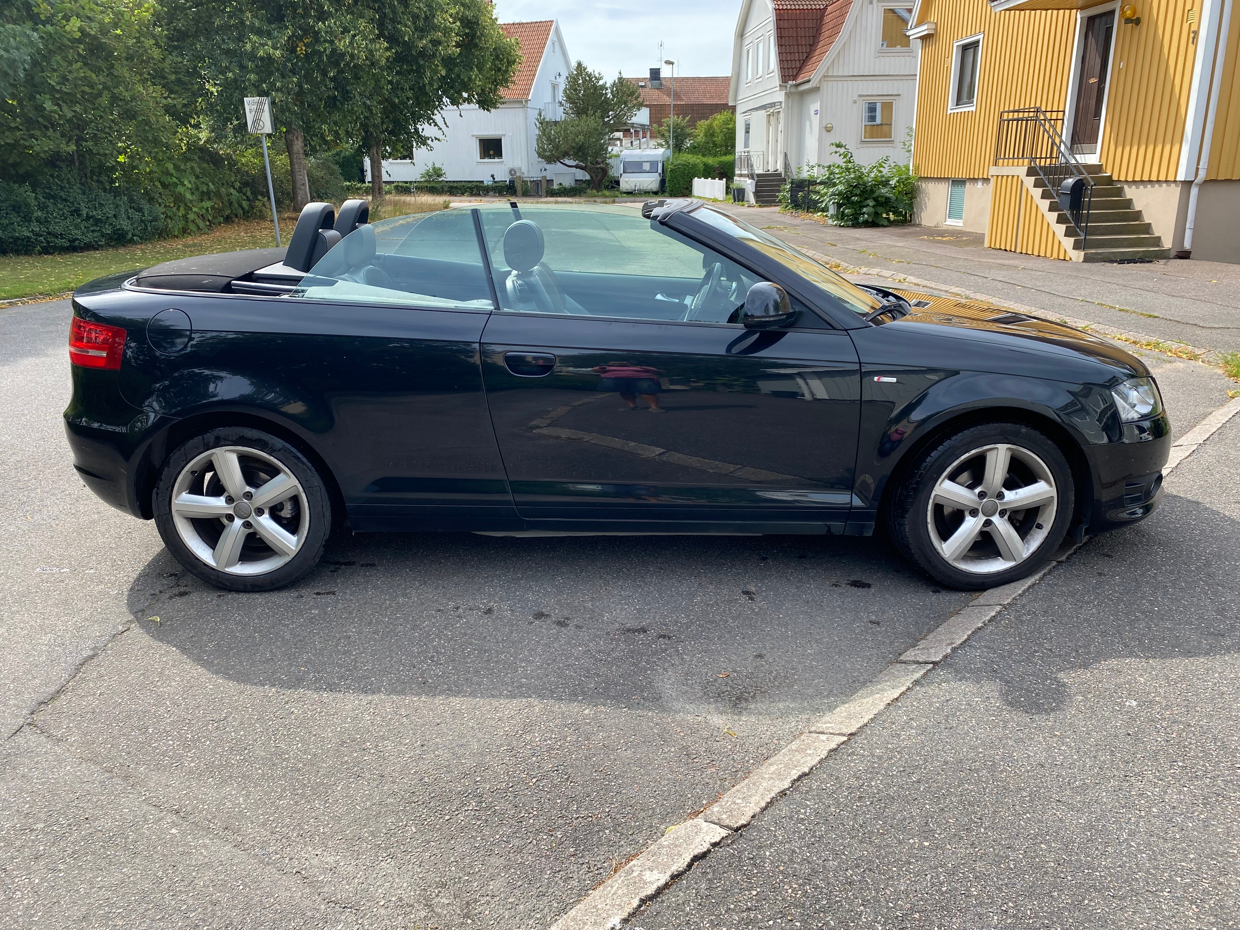 Audi A3 Cabriolet 1.6 TDI Manuell 2010, bild 6/10