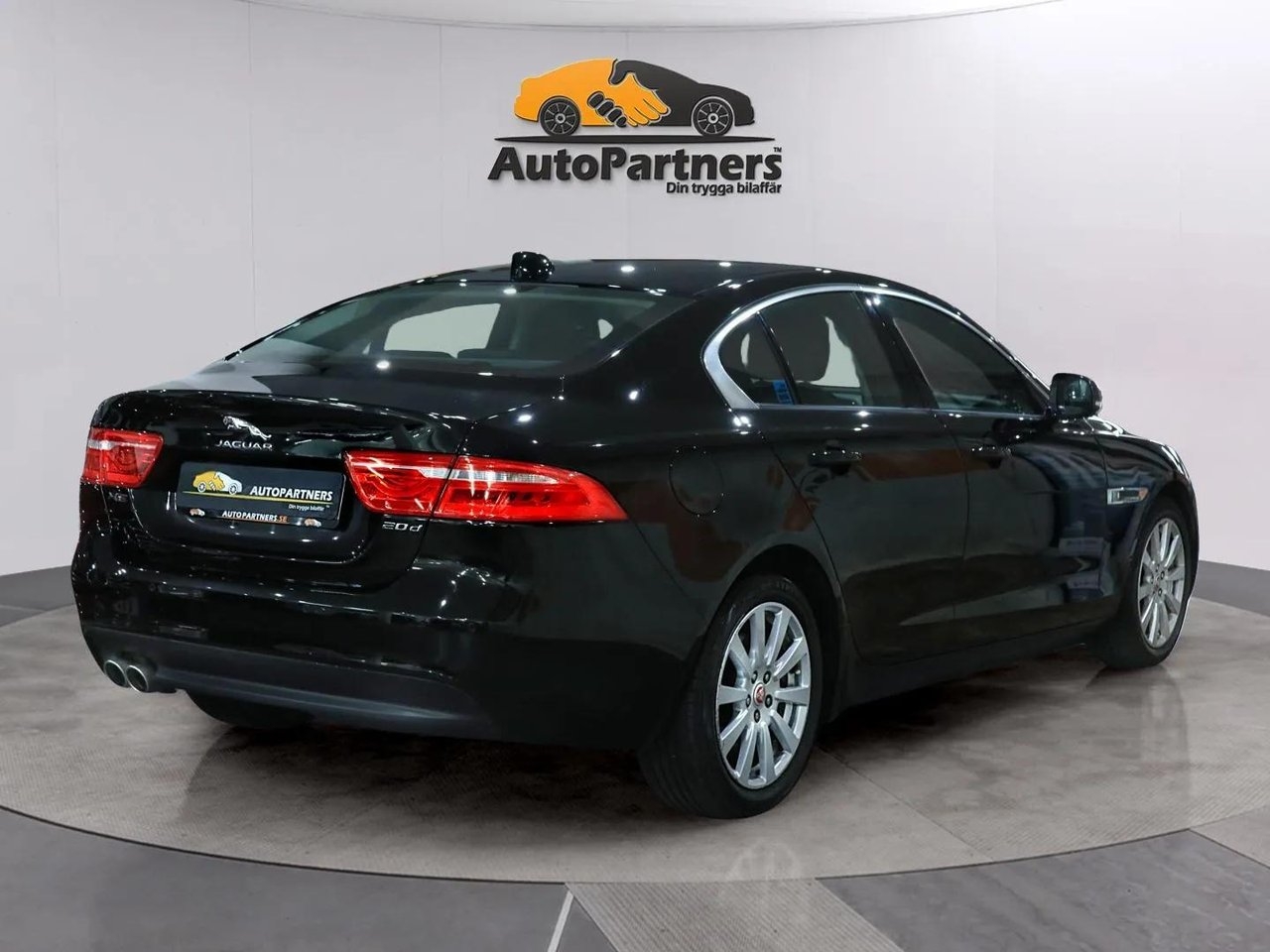 Jaguar XE 2018, bild 4/10
