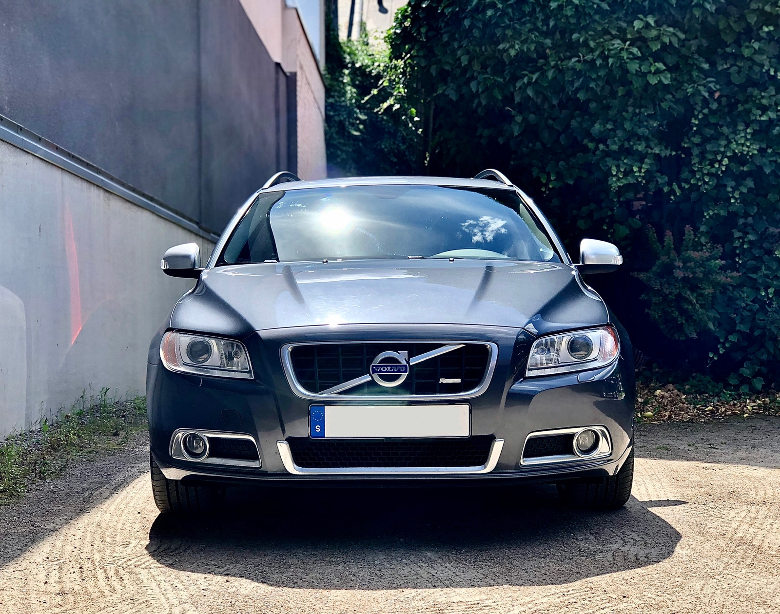 Volvo V70 3.2 R Design 2011, bild 3/6