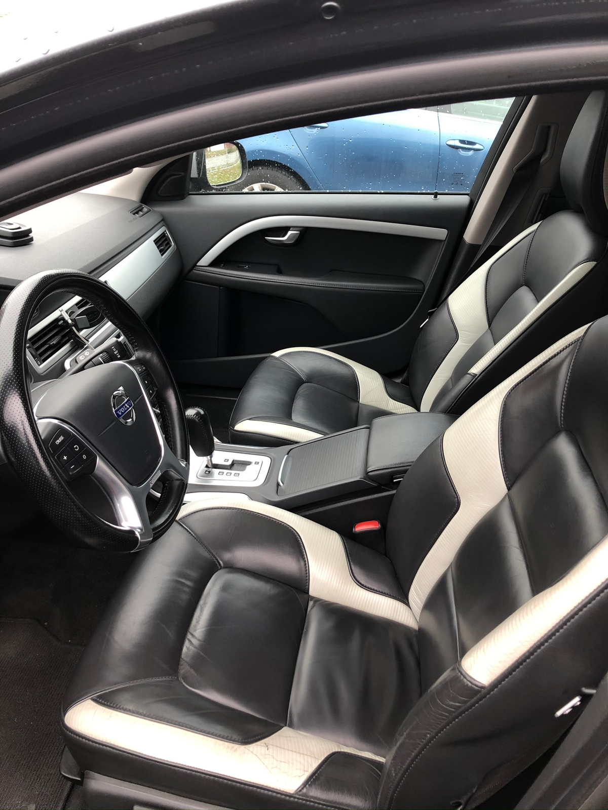 Volvo V70 3.2 R Design 2011, bild 6/6