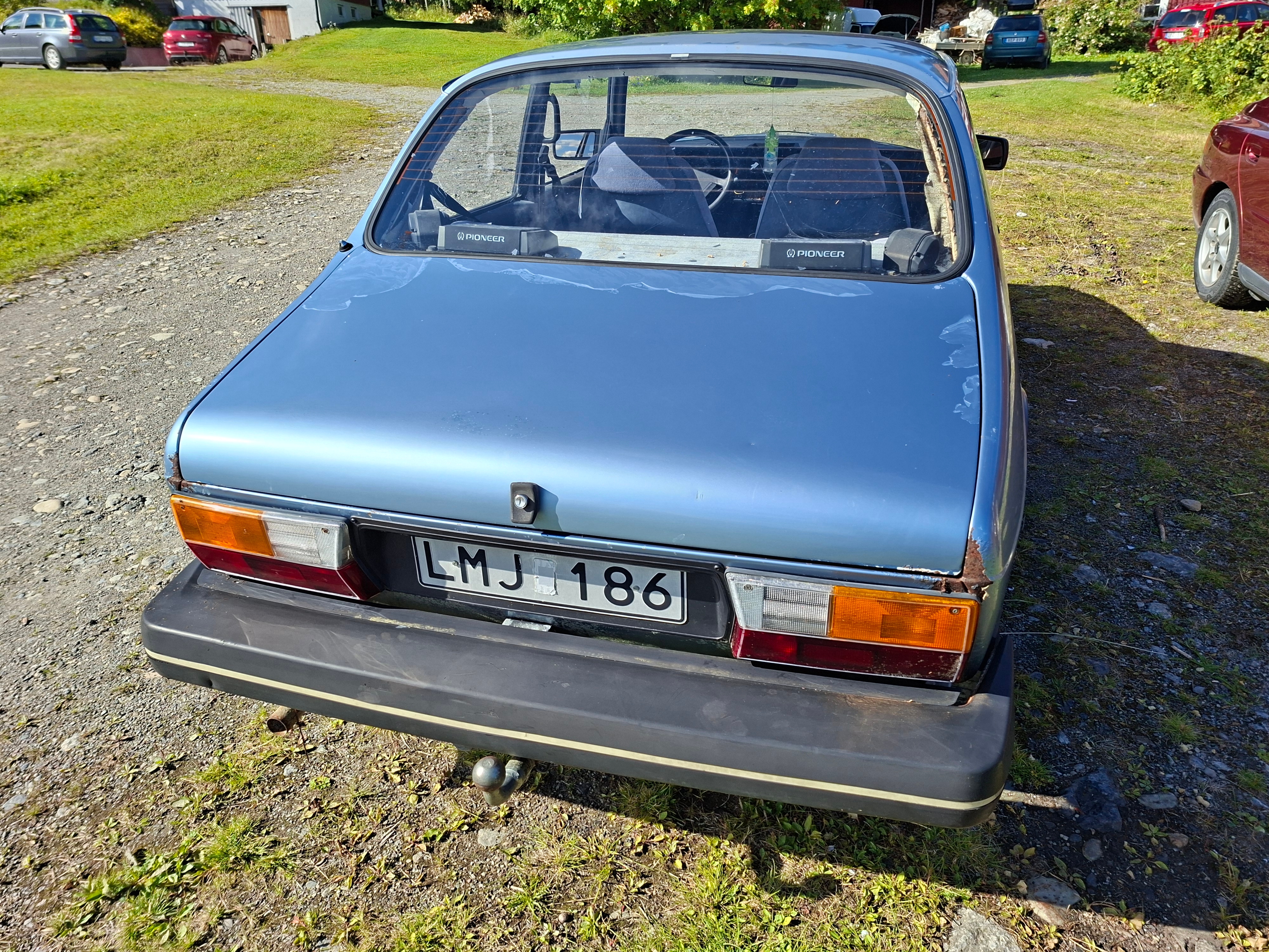 Saab 99 2-dörrars Sedan 2.0 Manuell 1983, bild 2/6