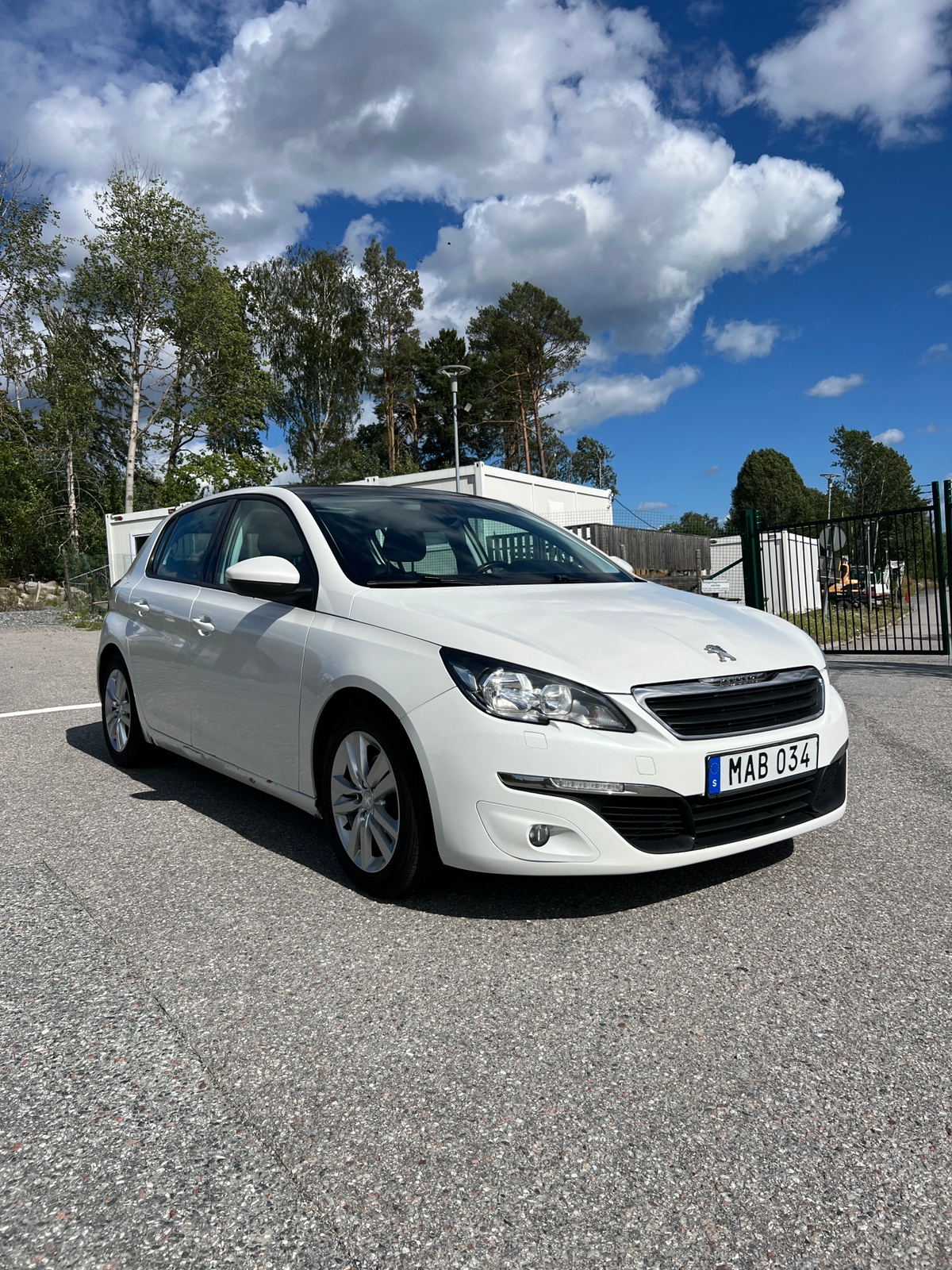 Peugeot 308 1.6 THP Manuell 2014, bild 2/10