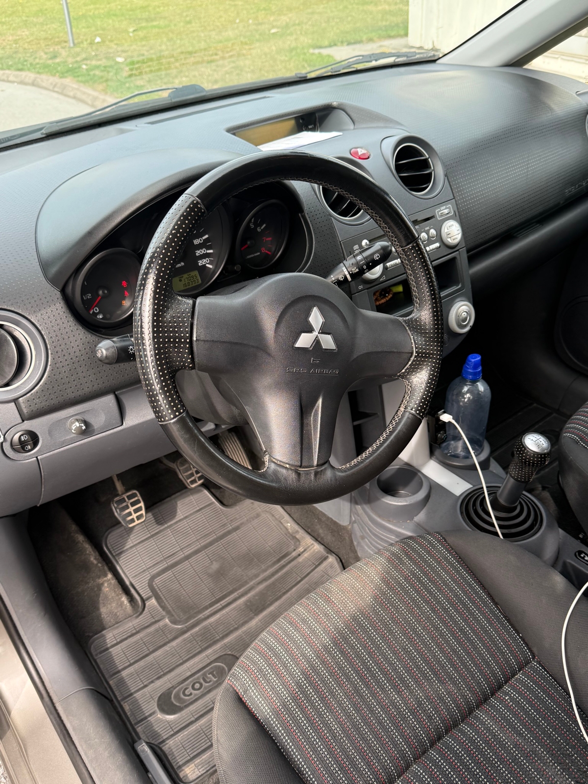 Mitsubishi Colt 1.3 MIVEC Manuell 2008, bild 4/5