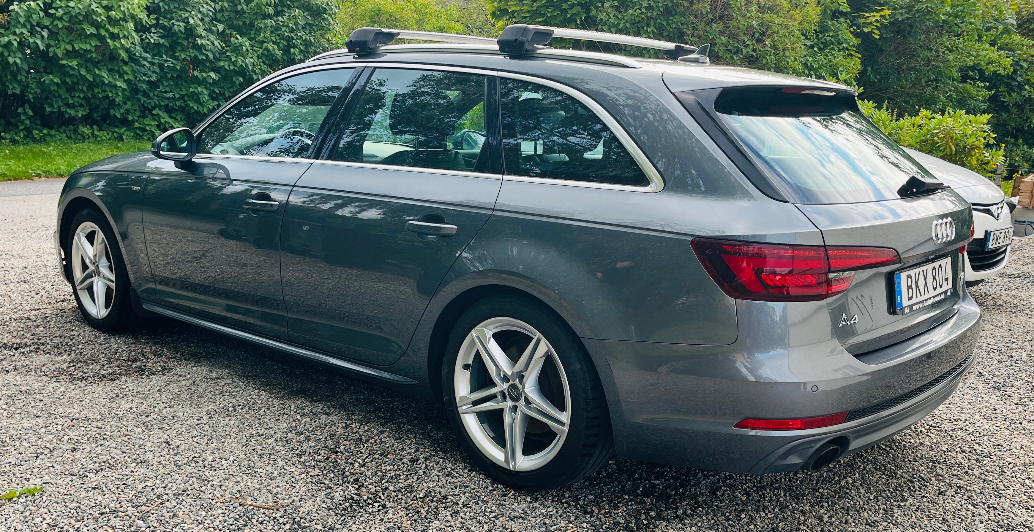 Audi A4 2018, photo 4/10