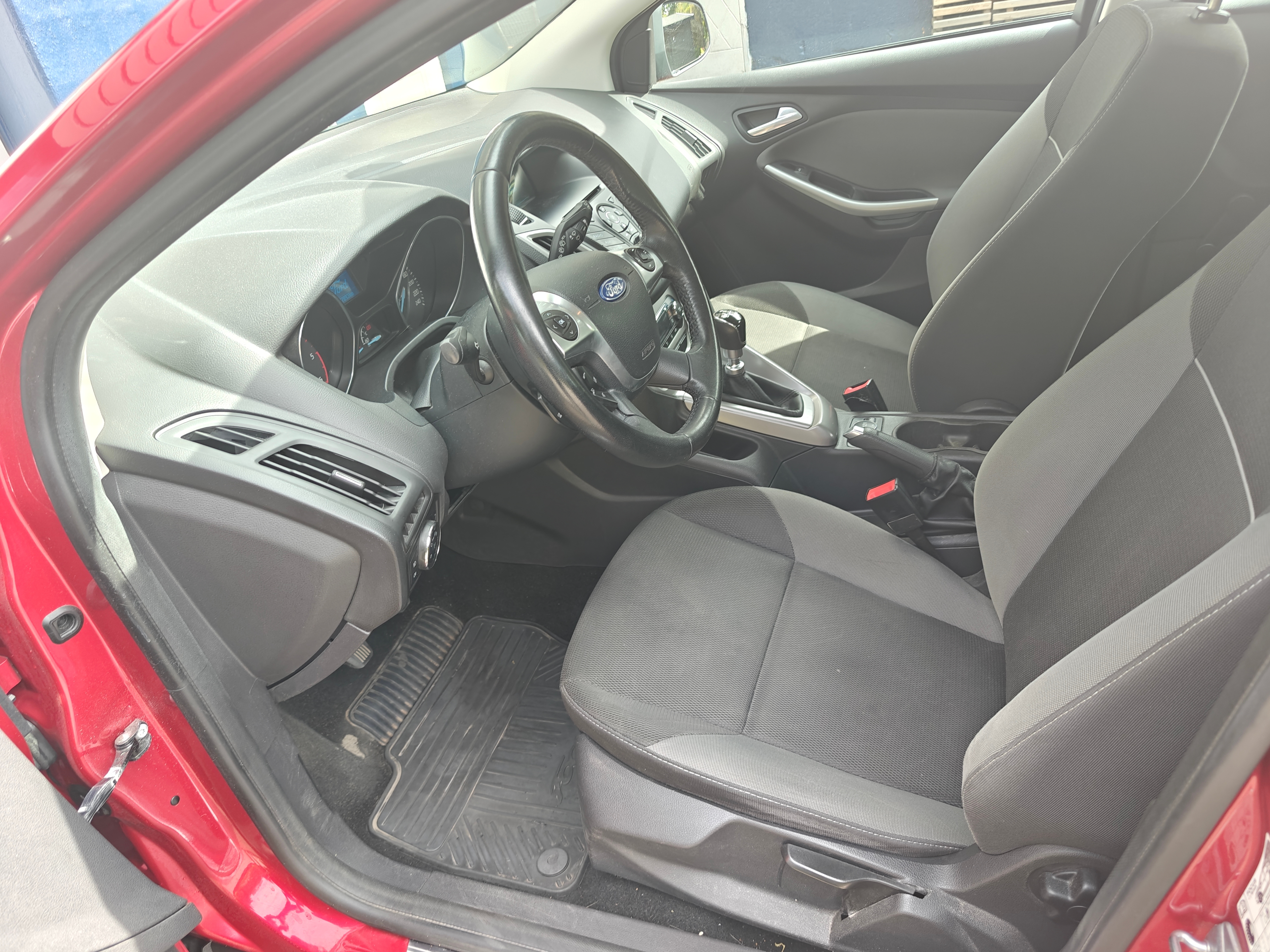 Ford Focus 1.6 TDCi ECOnetic Manuell 2014, photo 2/8