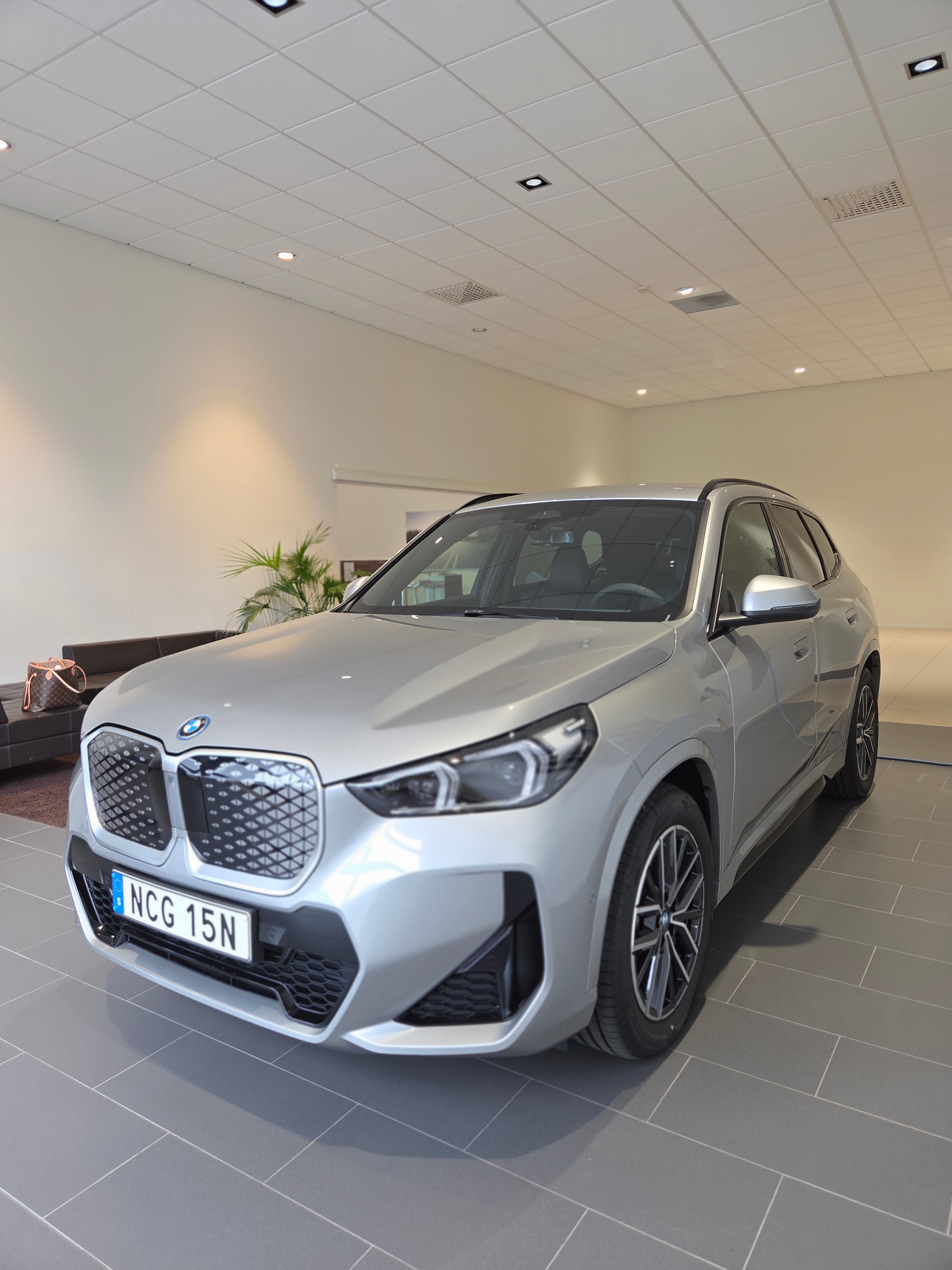 BMW iX1 eDrive20 2026, bild 2/2