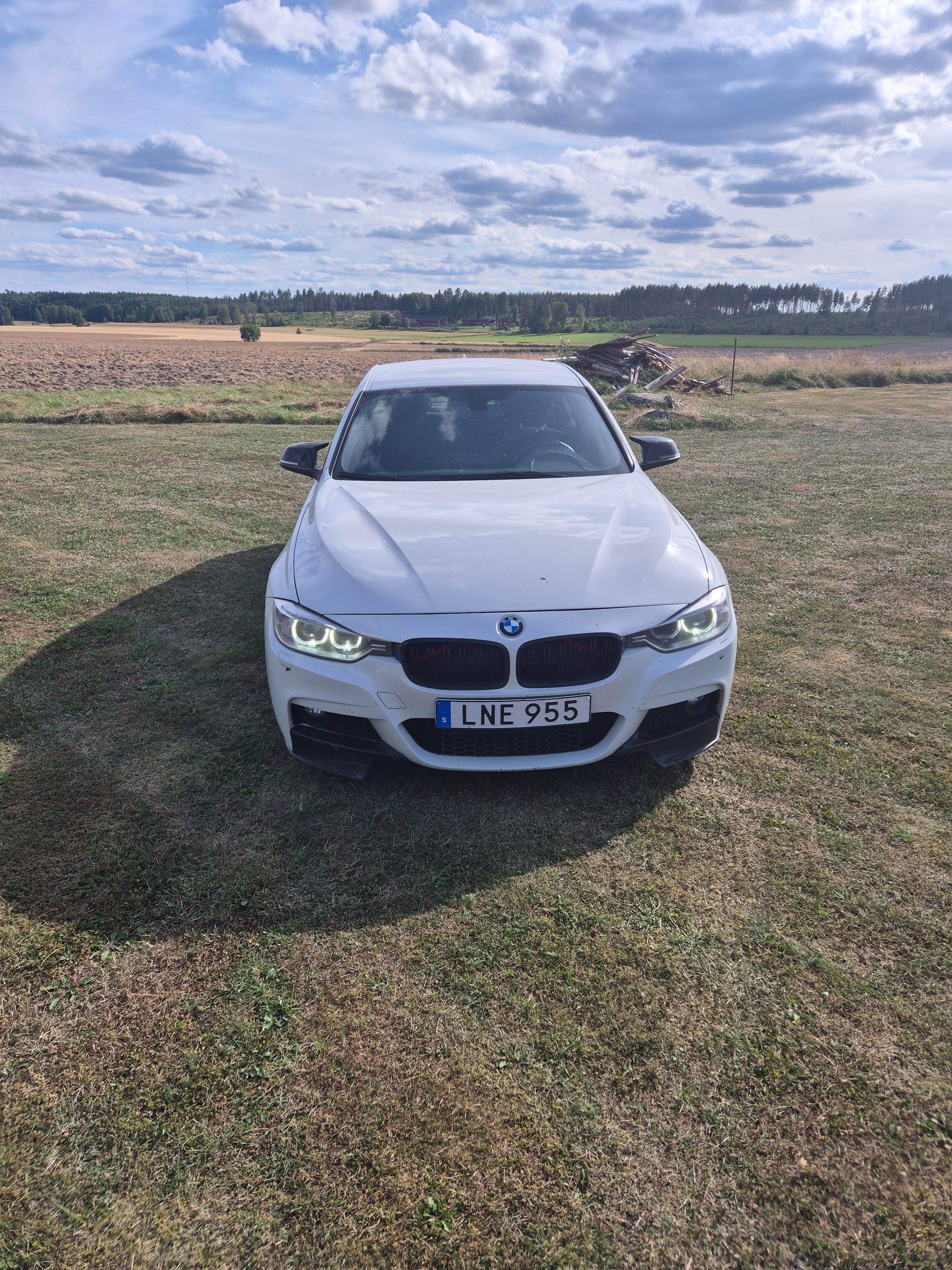 BMW 318 d Sedan Manuell 2014, kuva 2/5