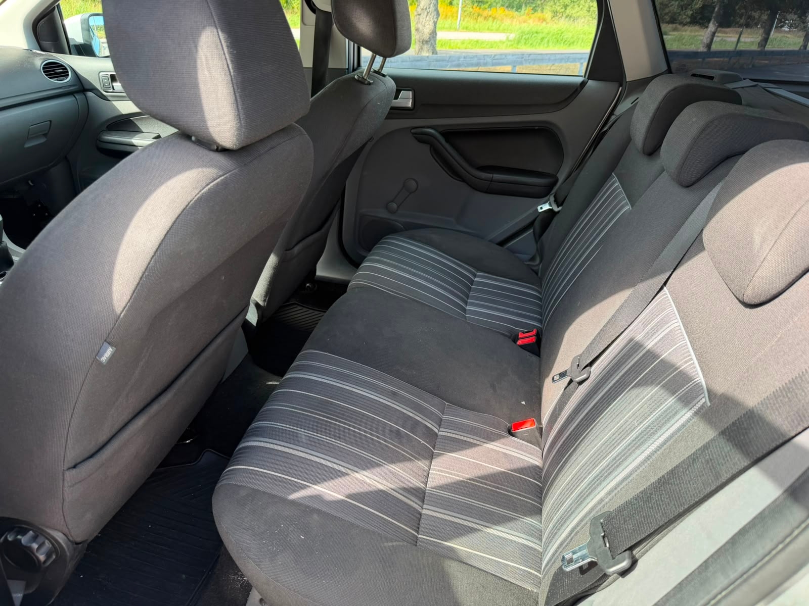 Ford Focus Kombi 1.6 TDCi Manuell 2009, photo 7/10