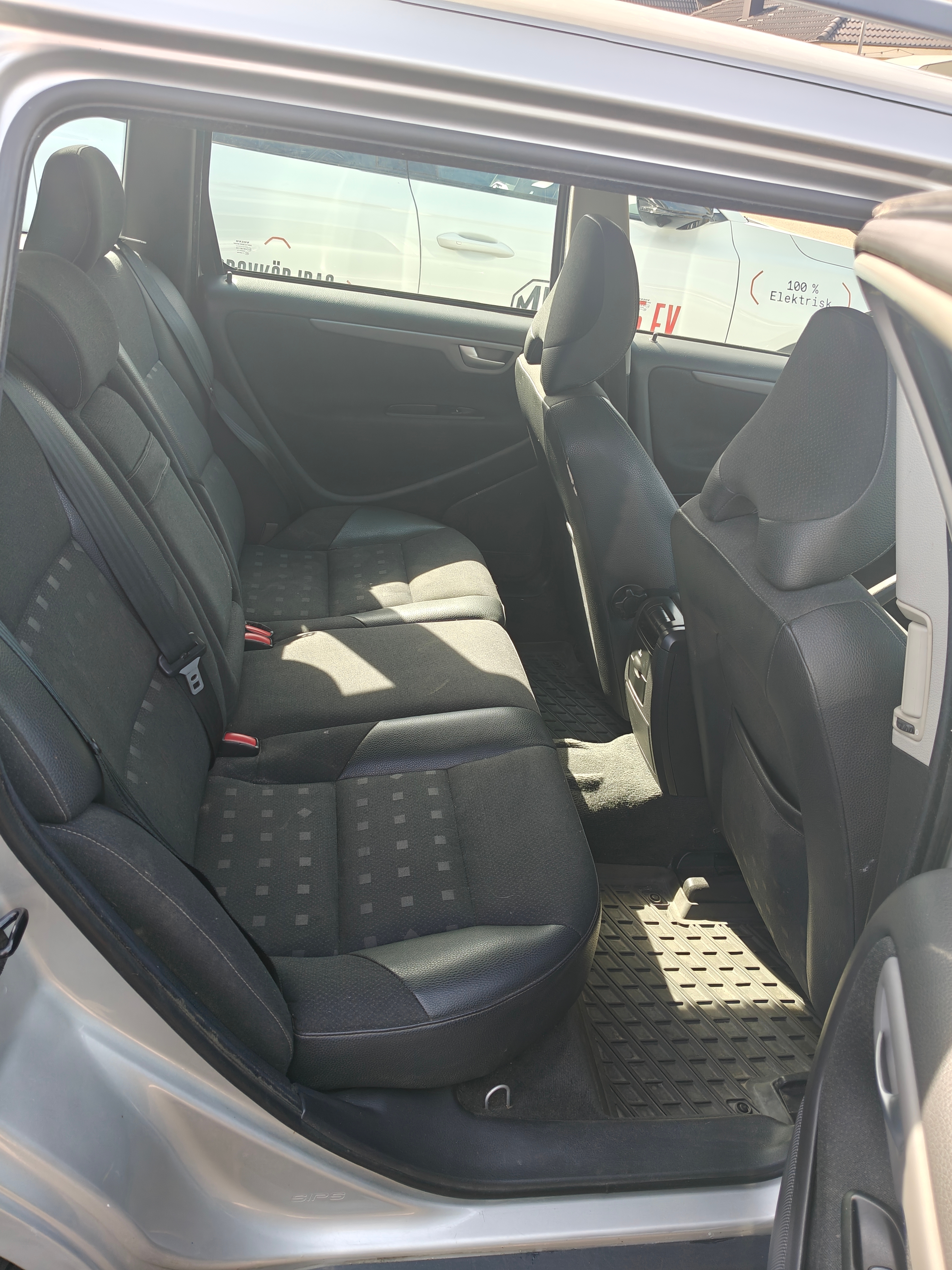 Volvo V70 2.4 Manuell 2006, bild 5/11