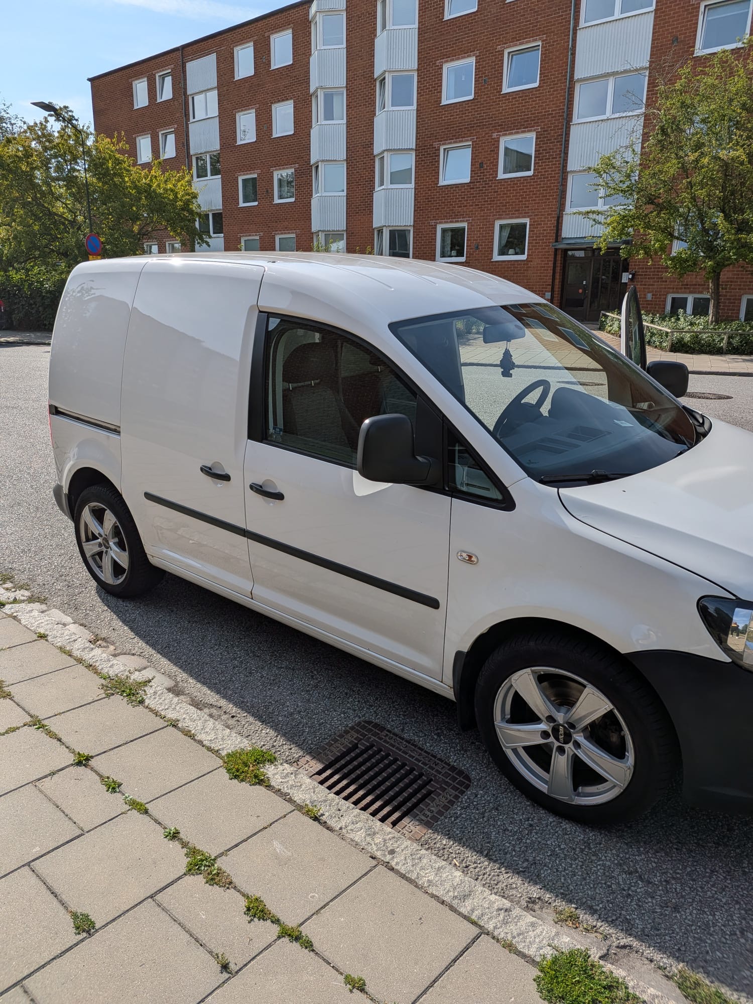 Volkswagen Caddy 2011, photo 5/9