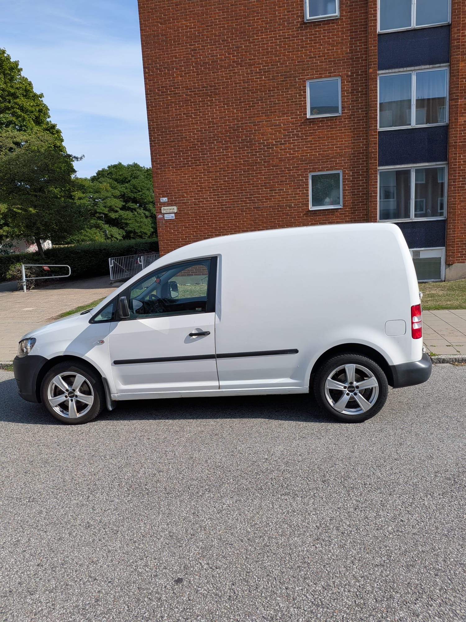 Volkswagen Caddy 2011, photo 3/9