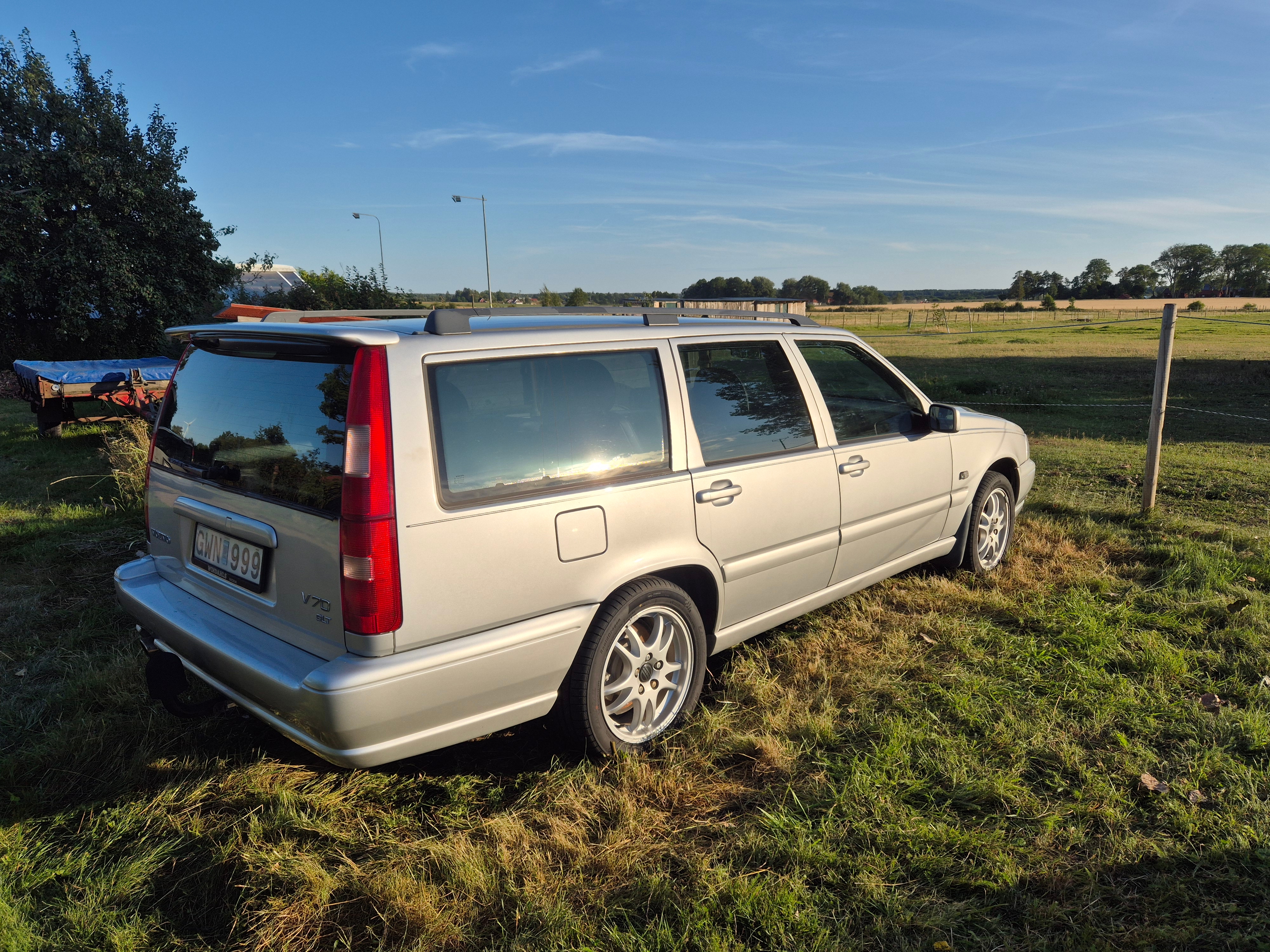 Volvo V70 2.4 Manuell 2000, bild 2/9