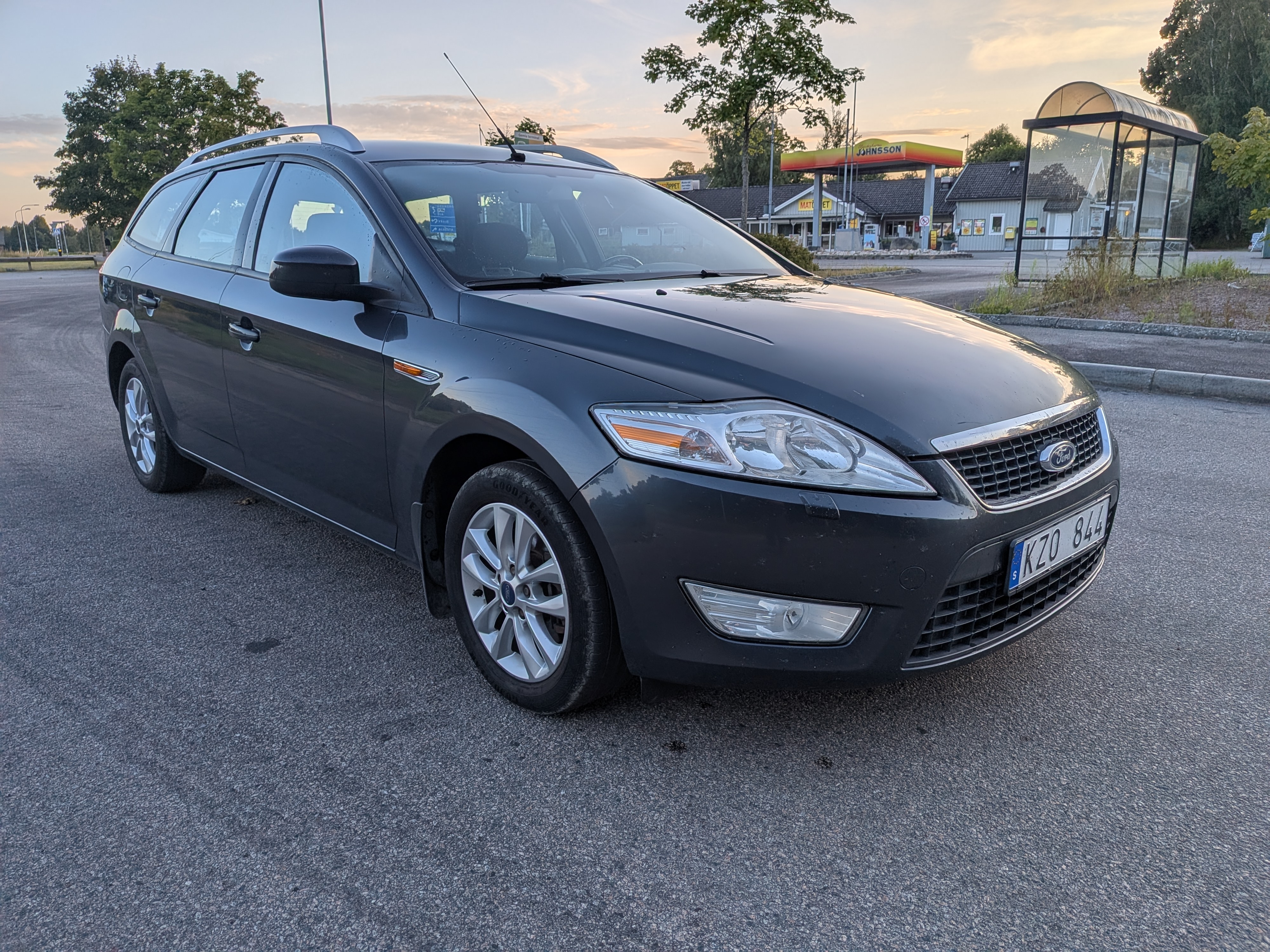 Ford Mondeo Kombi 2.0 TDCi Manuell 2010, bild 2/15