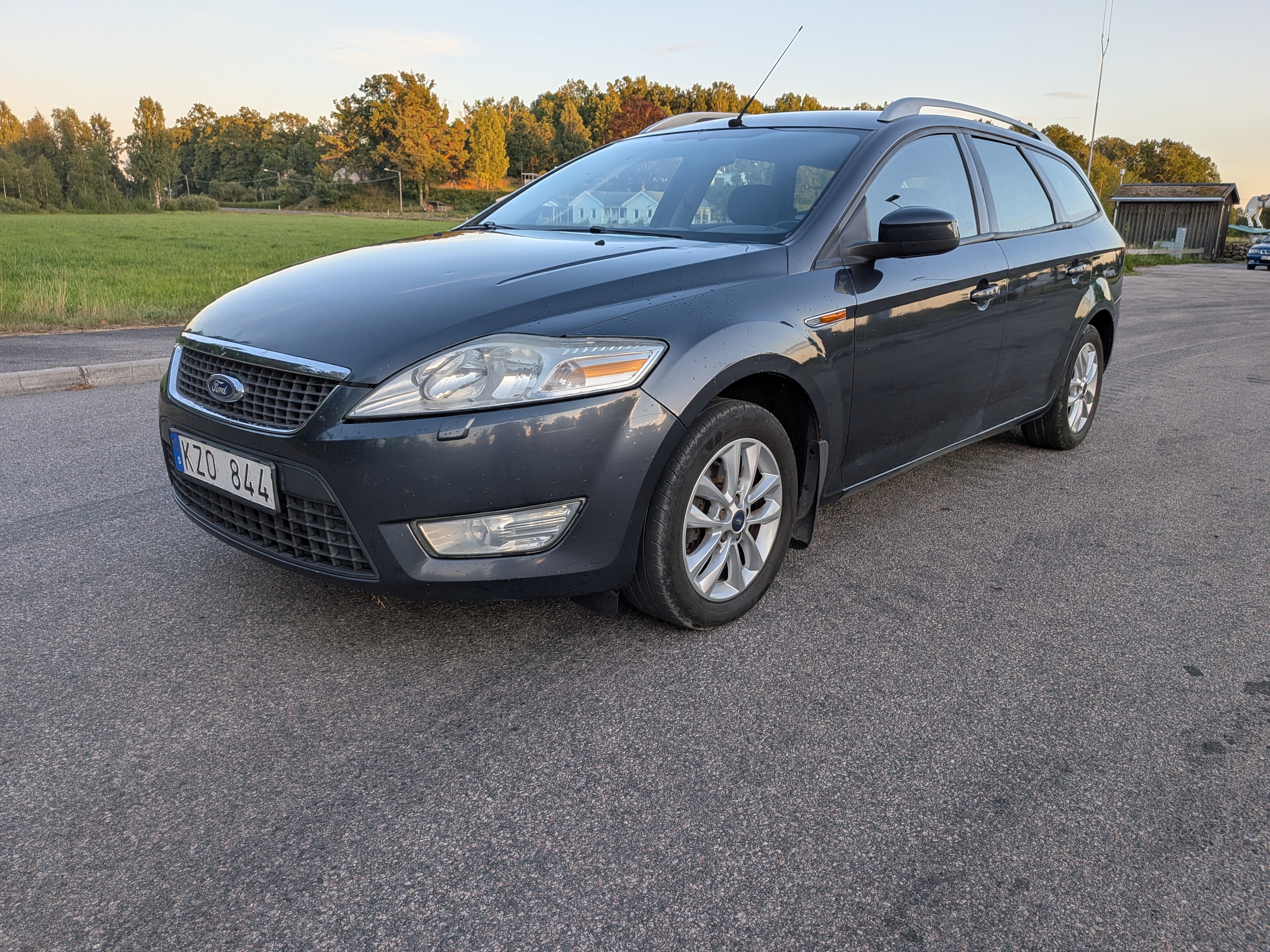 Ford Mondeo Kombi 2.0 TDCi Manuell 2010, bild 3/15