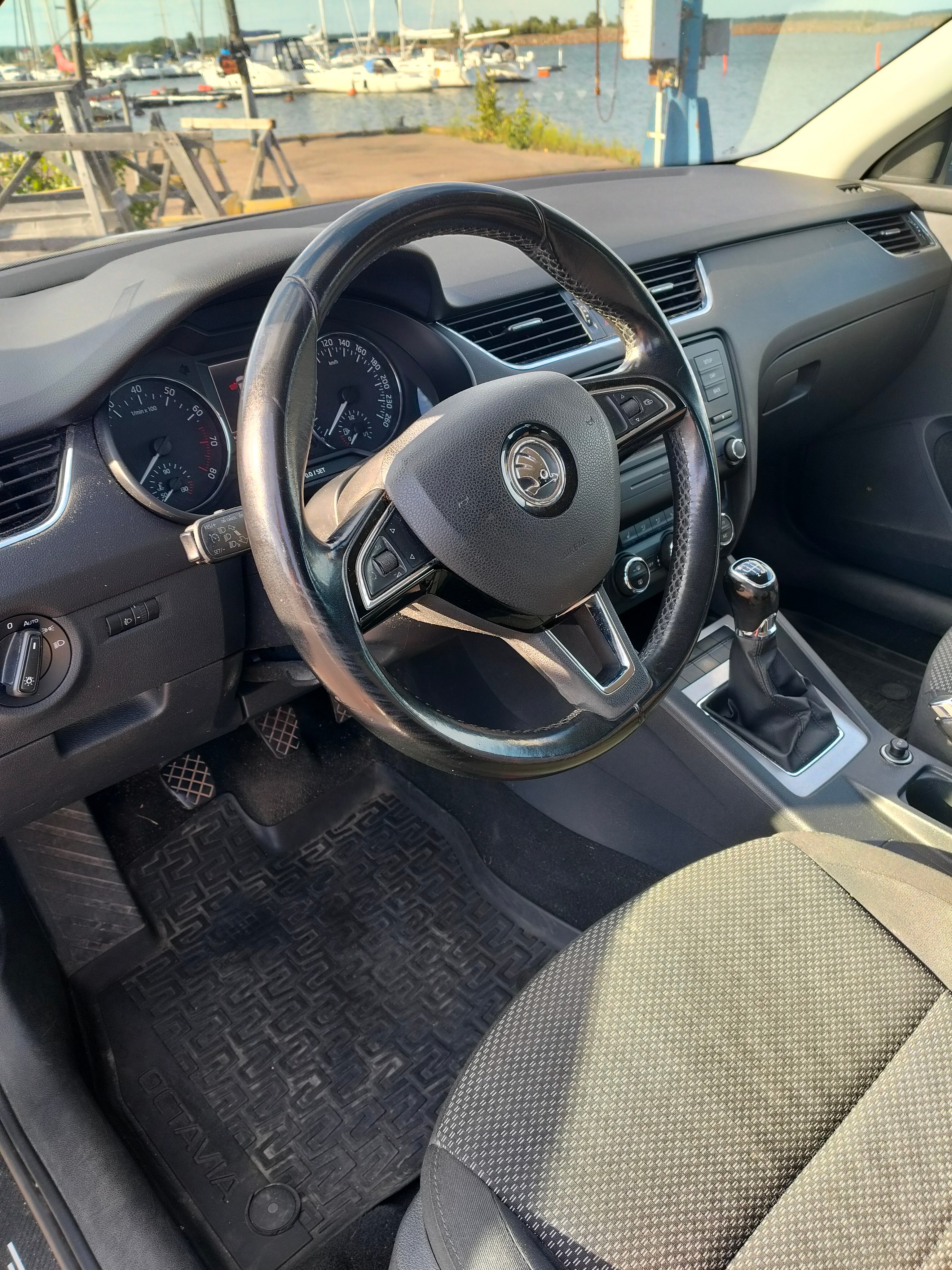 Skoda Octavia Kombi 1.2 TSI Manuell 2014, bild 8/8