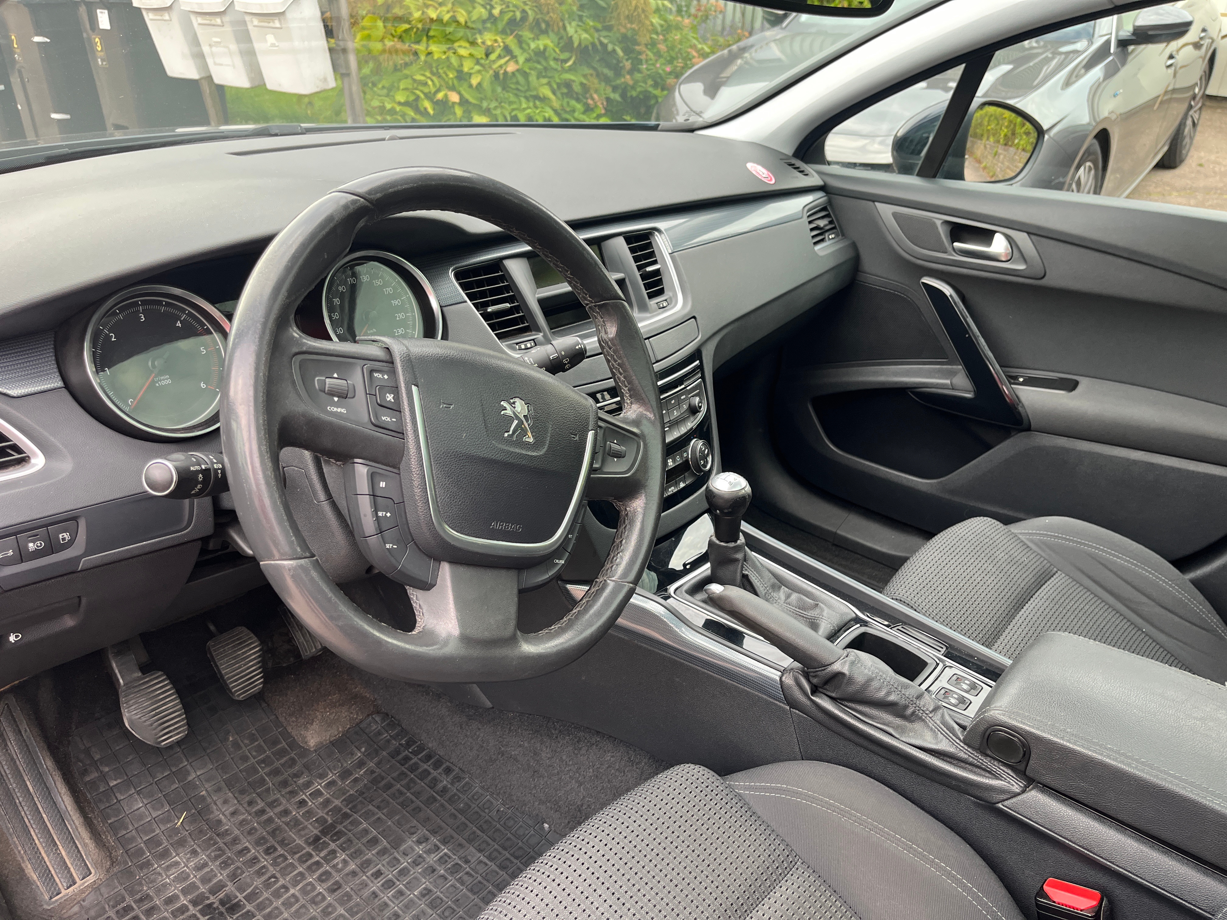 Peugeot 508 SW 1.6 HDi 115 FAP Manuell 2012, bild 6/7