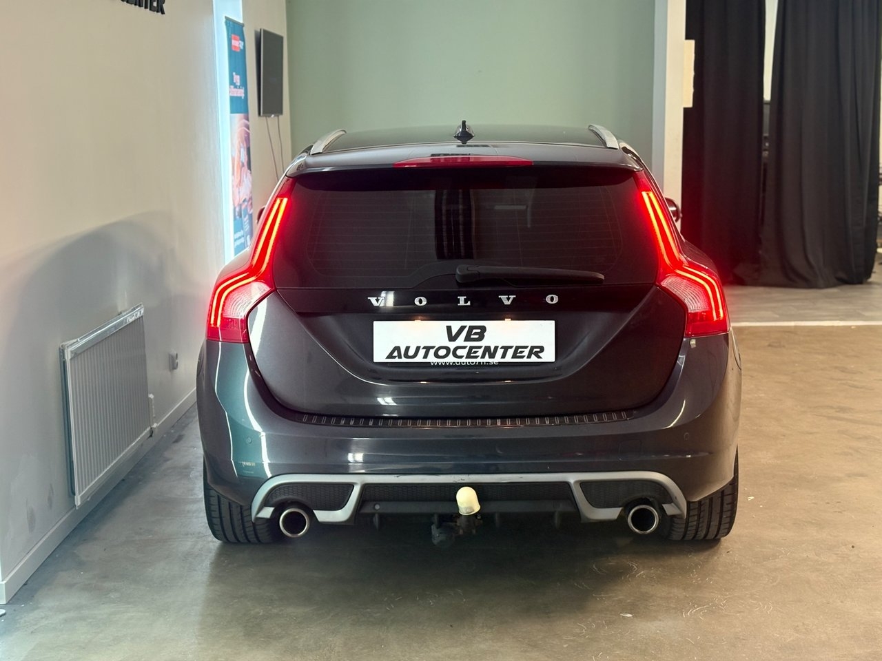 Volvo V60 D3 Geartronic R-Design Euro 5 2012, photo 4/23