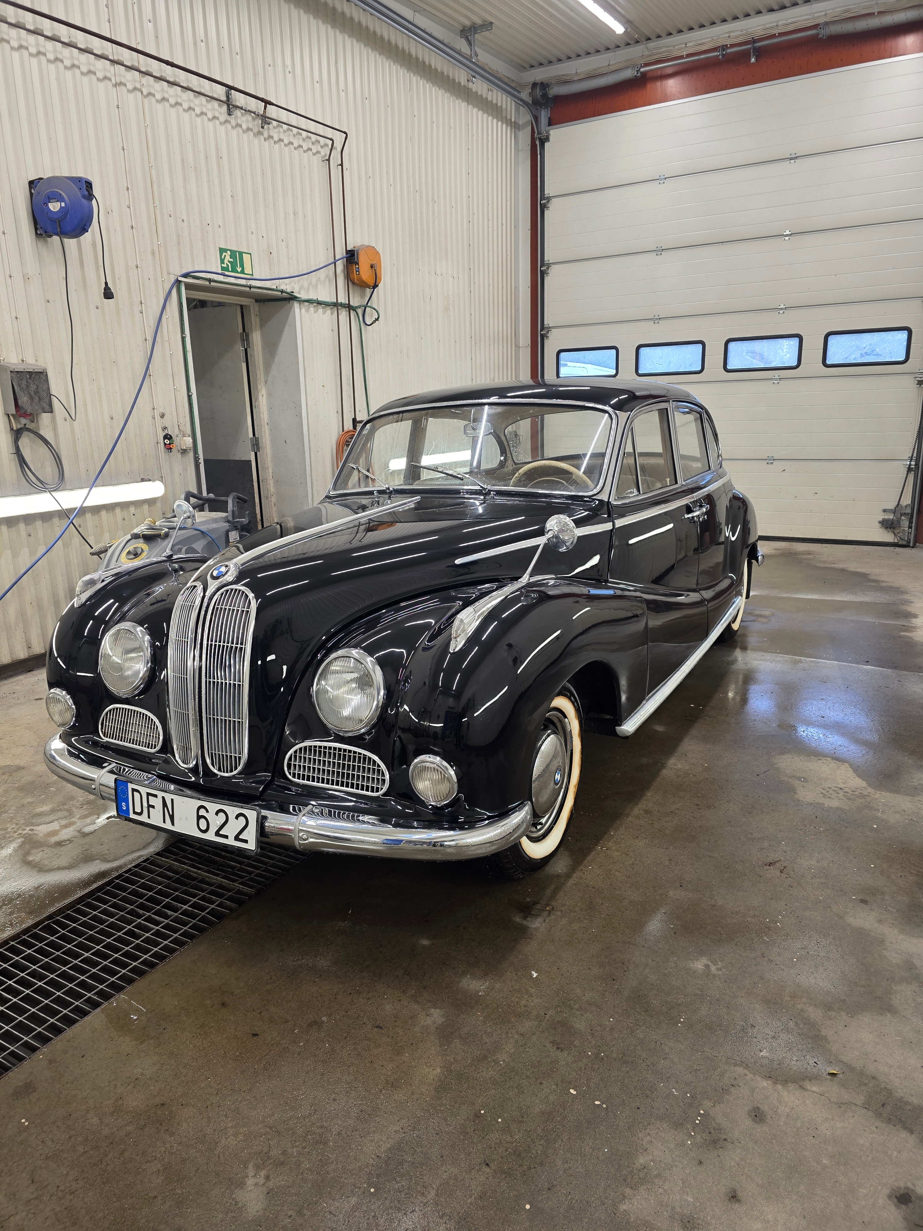 BMW 502 3.2 V8 Manuell 1957, bild 2/16