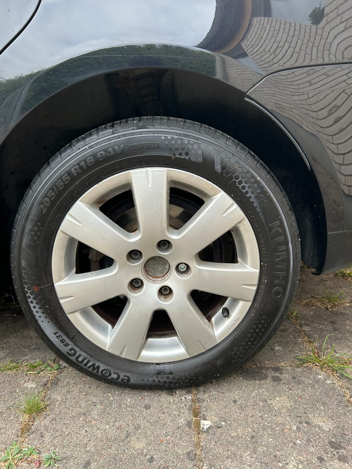Volkswagen Touran 2010, photo 6/10
