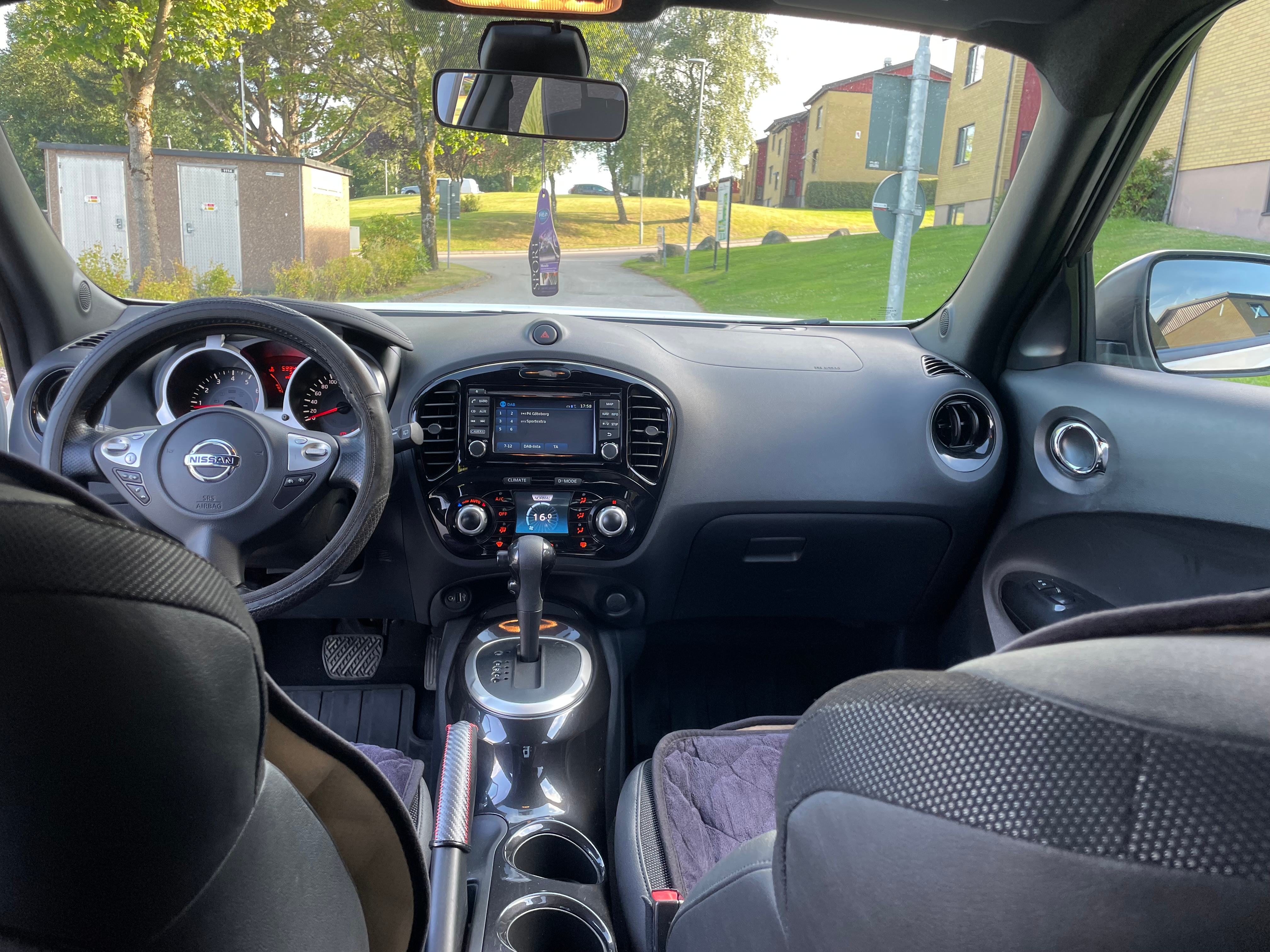 Nissan Juke 1.6 XTRONIC-CVT 2018, photo 6/8