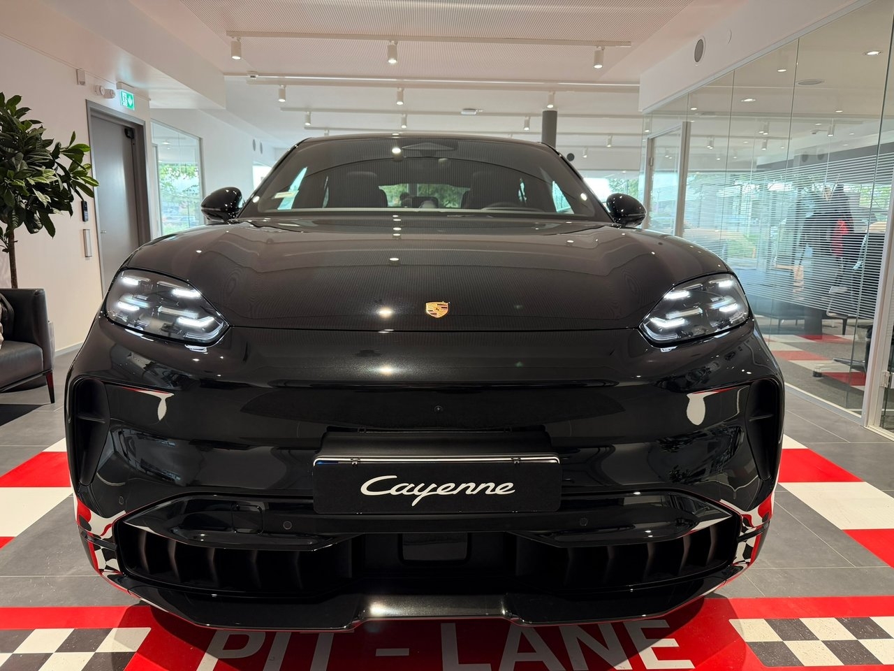 Porsche Cayenne S Coupe Electric 2026, bild 4/21