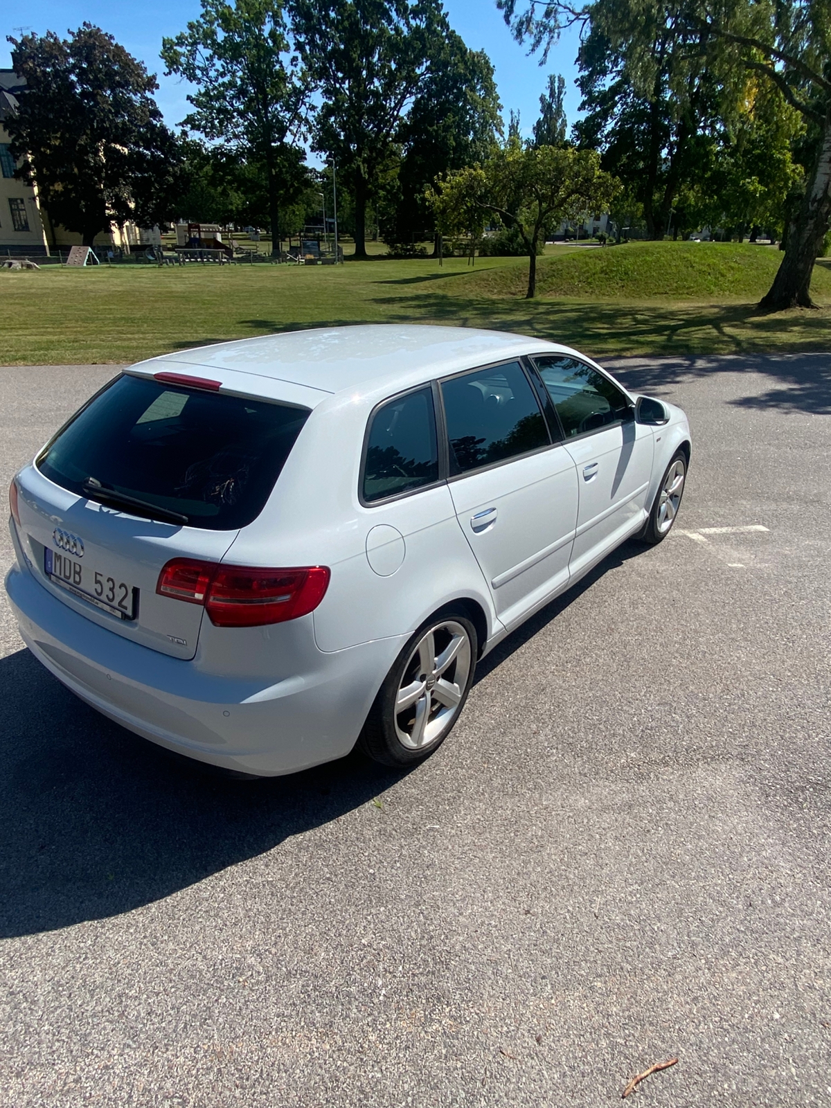 Audi A3 Sportback 2.0 TDI Manuell 2012, bild 2/4