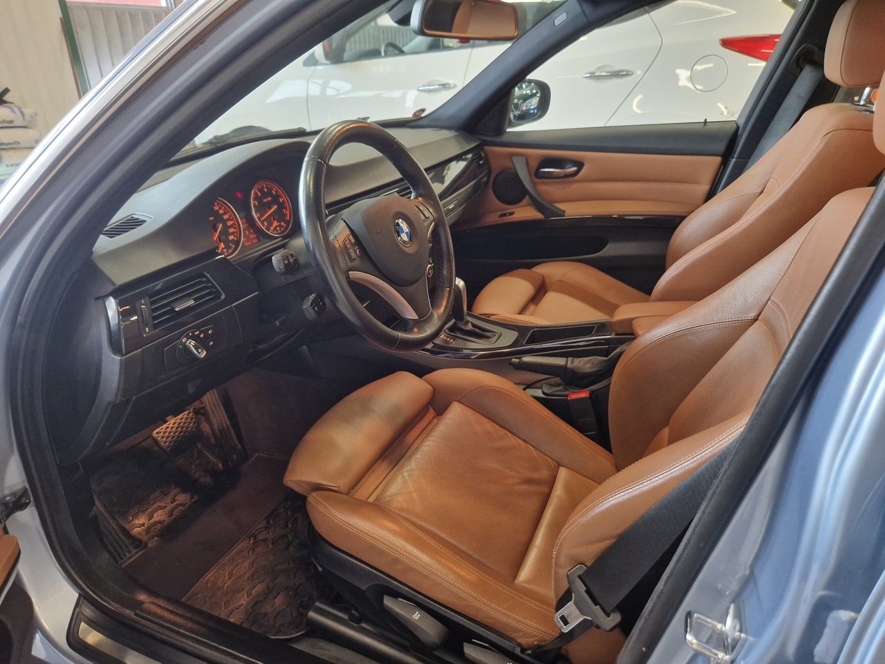 BMW 325 i Sedan Comfort, Dynamic 218 hk 2009, kuva 6/10