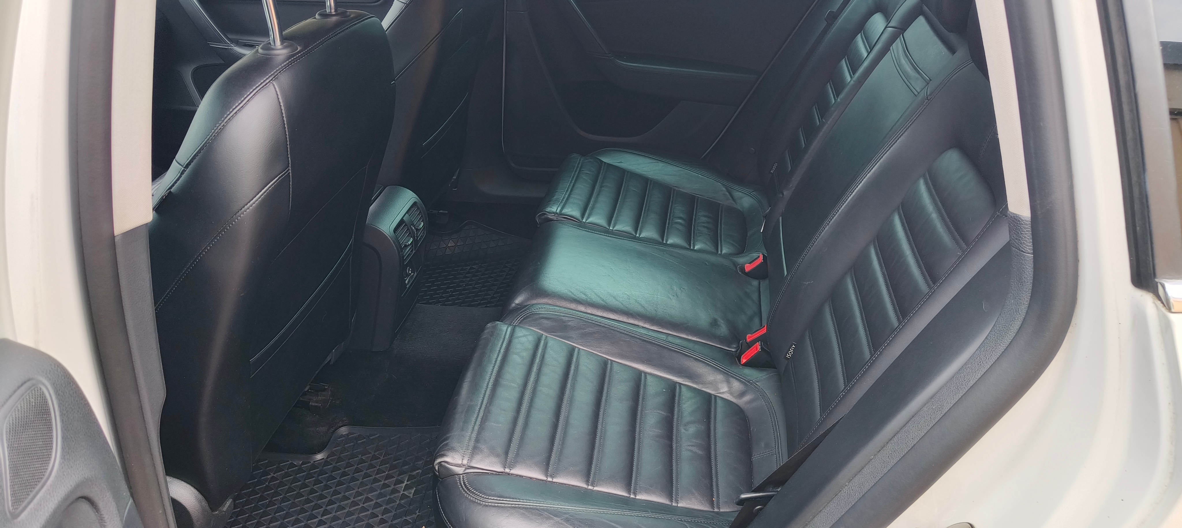 Volkswagen Passat 2012, bild 7/8
