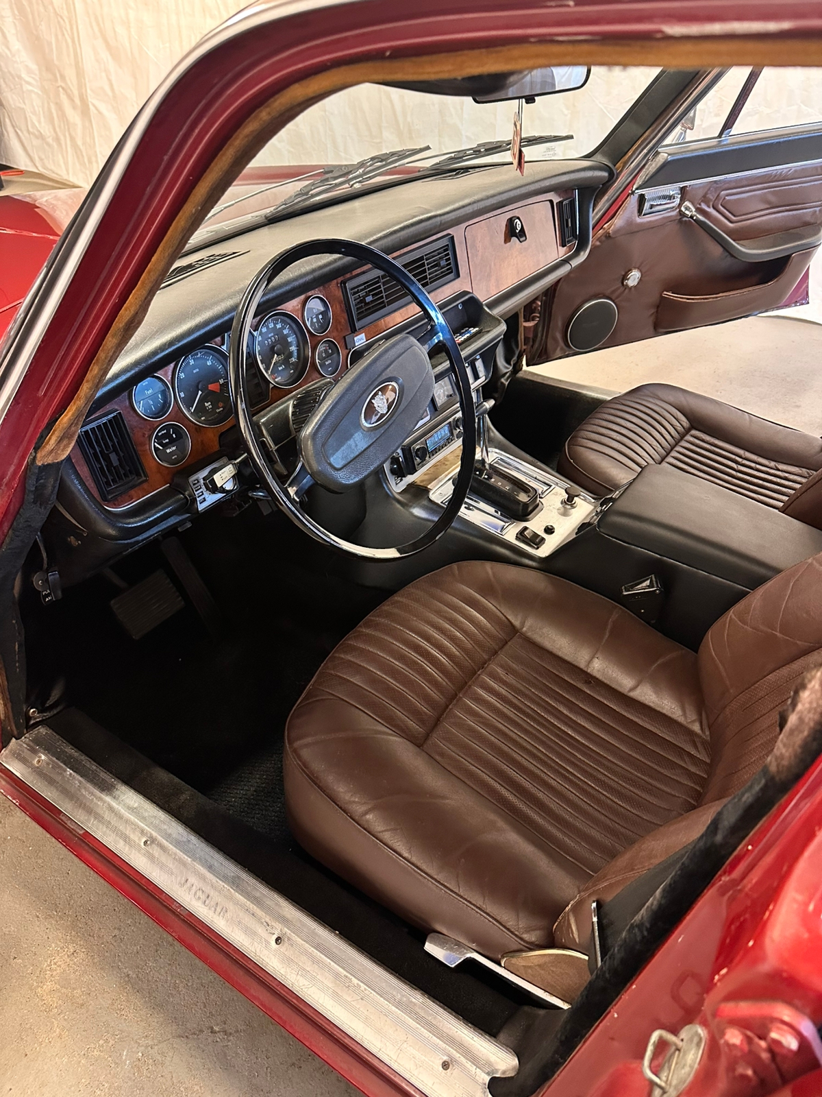 Jaguar XJ 4.2 XK6 Automatisk 1974, bild 5/6