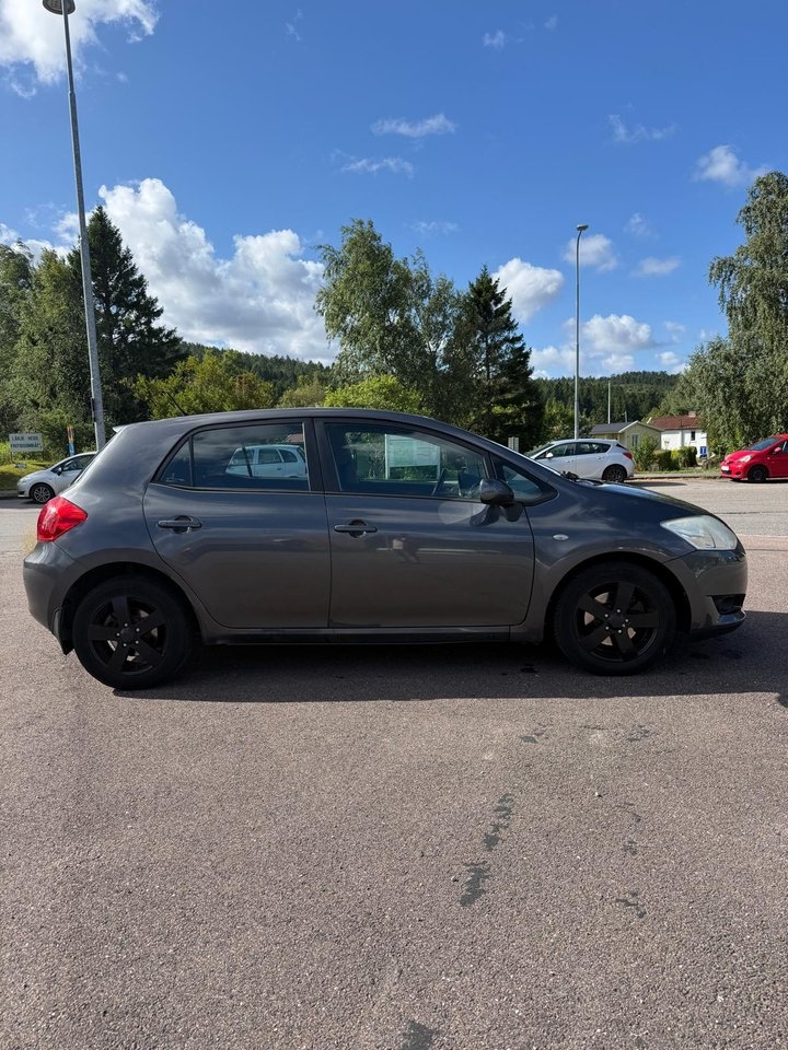 Toyota Auris 5-dörrar 2.0 D-4D Euro 5 2007, kuva 7/14