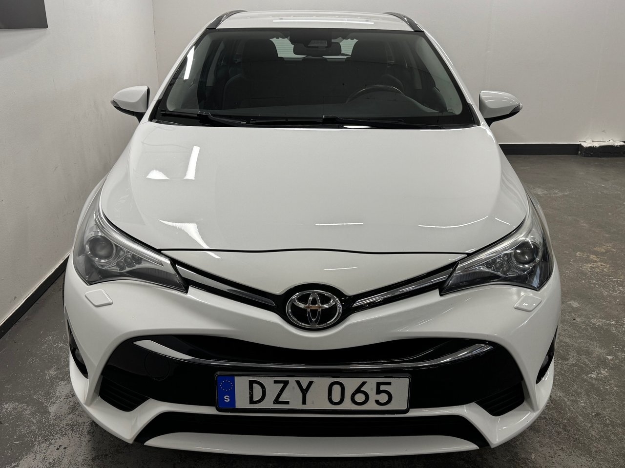 Toyota Avensis Kombi 1.6 D-4D Active 2017, photo 3/10