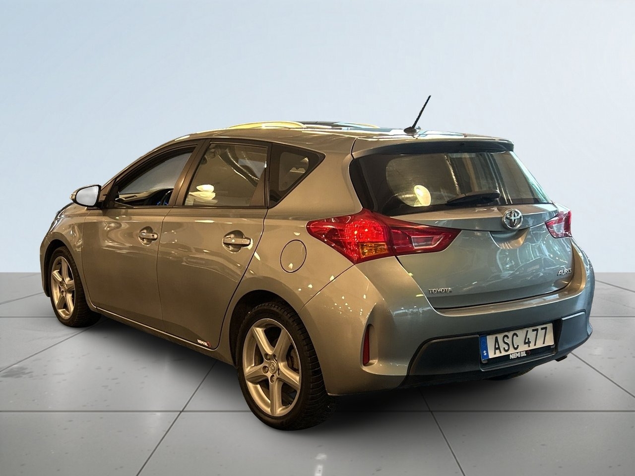 Toyota Auris 2014, bild 5/18