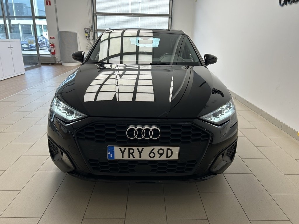 Audi A3 Sportback 35 TFSI 150hk PROLINE 2023, bild 2/22