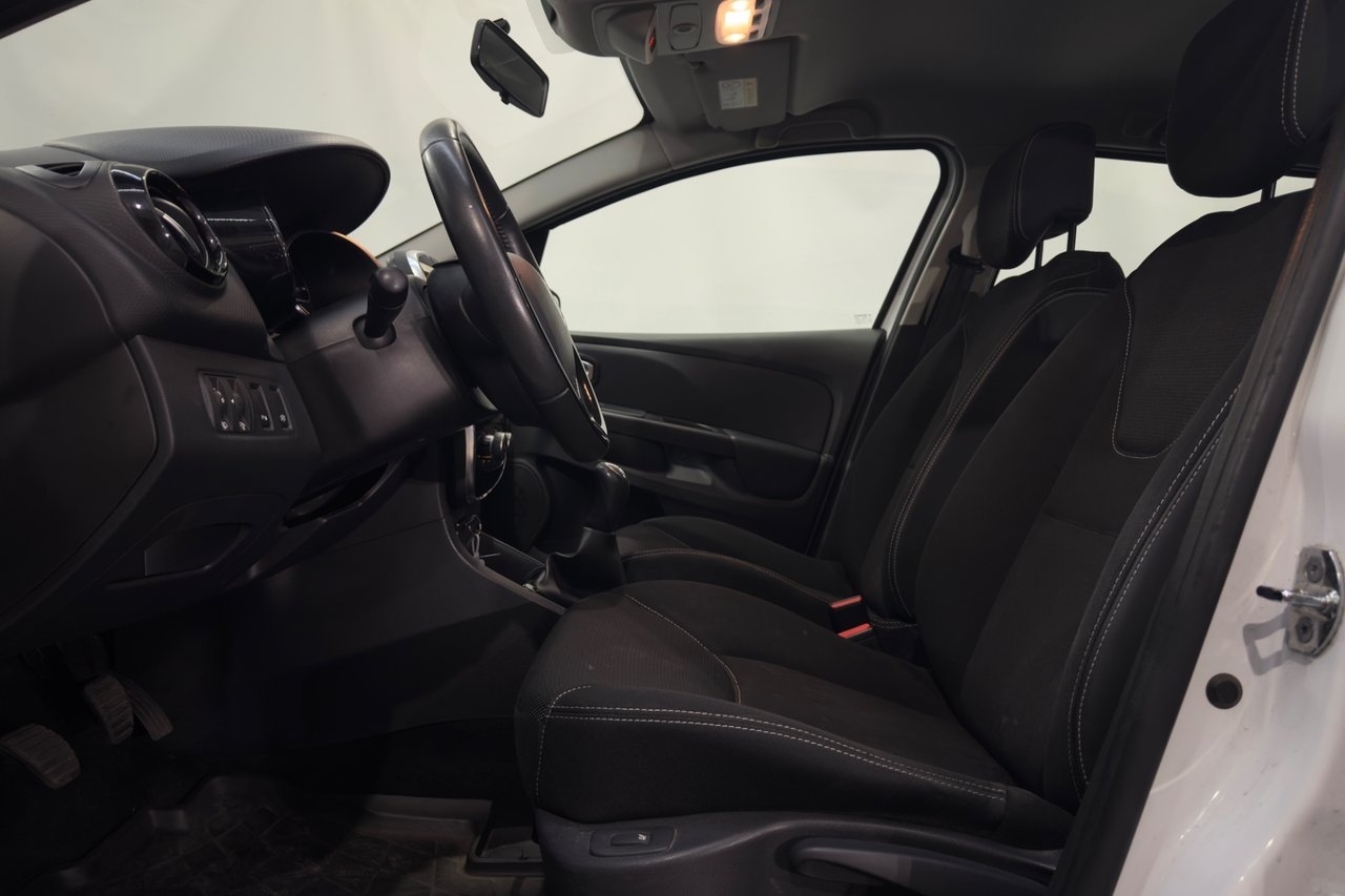 Renault Clio Sport Tourer 1.5 dCi 2015, bild 7/10